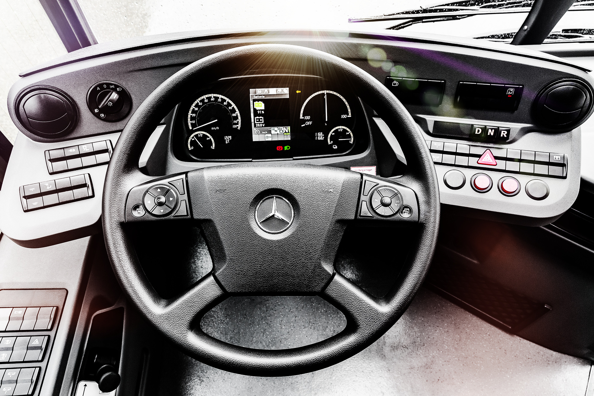 Mercedes-Benz Citaro mit vollelektrischem Antrieb, Interieur, 2 x elektrischer Radnabenmotor, 2 x 125 kW, 2 x 485 Nm, Sommererprobung 2017, Spanien Mercedes-Benz Citaro mit vollelektrischem Antrieb