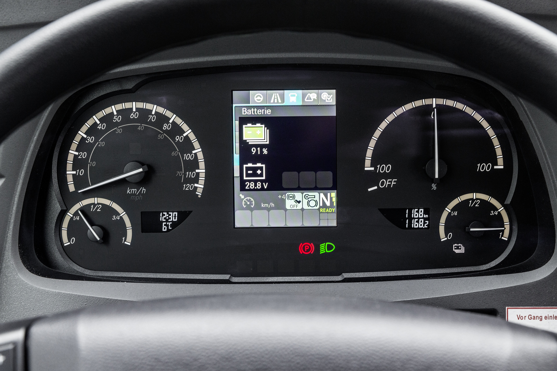 Mercedes-Benz Citaro mit vollelektrischem Antrieb, Interieur, 2 x elektrischer Radnabenmotor, 2 x 125 kW, 2 x 485 Nm, Sommererprobung 2017, Spanien Mercedes-Benz Citaro mit vollelektrischem Antrieb