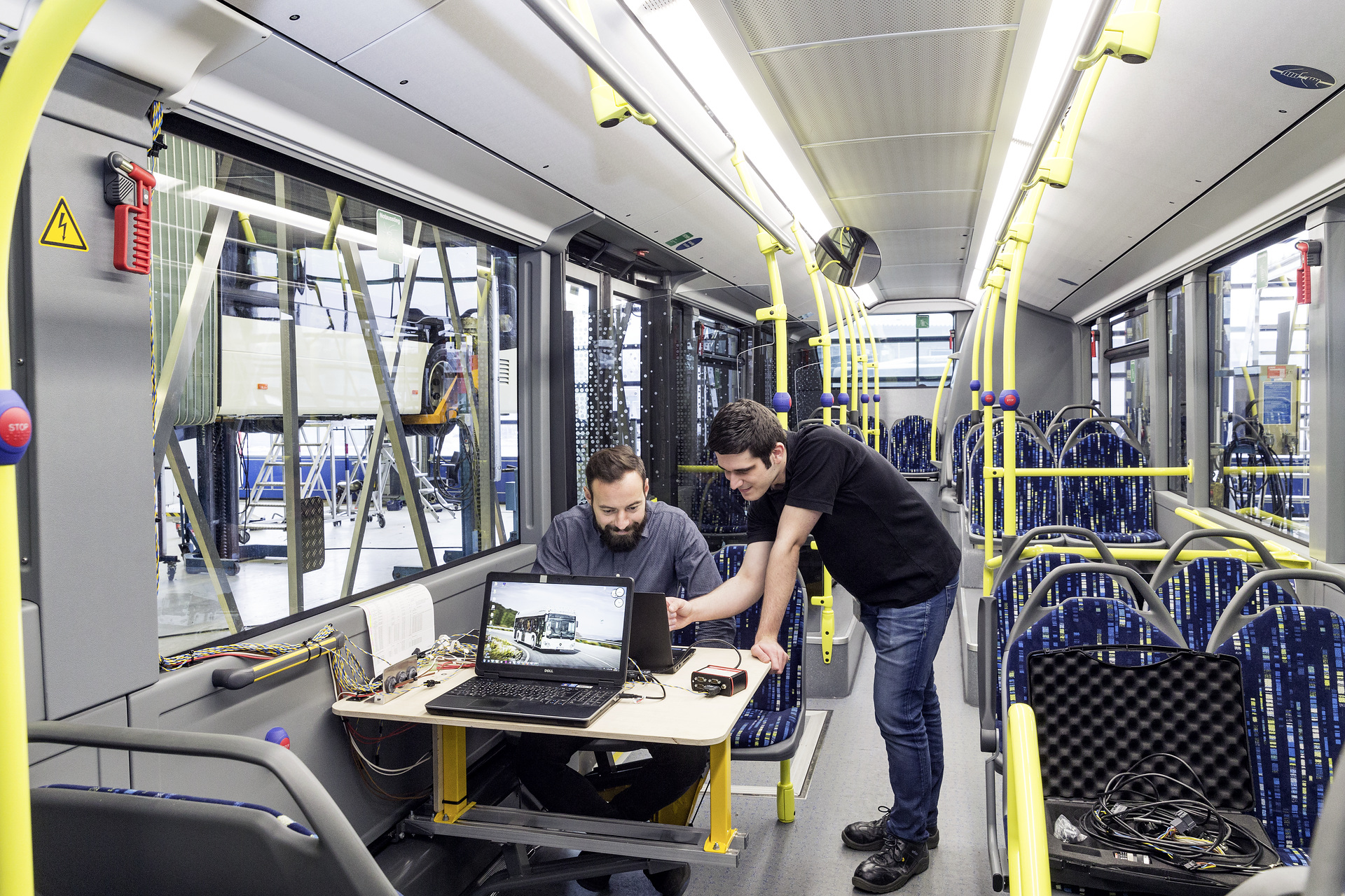 Mercedes-Benz Citaro mit vollelektrischem Antrieb, Interieur, 2 x elektrischer Radnabenmotor, 2 x 125 kW, 2 x 485 Nm, Sommererprobung 2017, Spanien Mercedes-Benz Citaro mit vollelektrischem Antrieb
