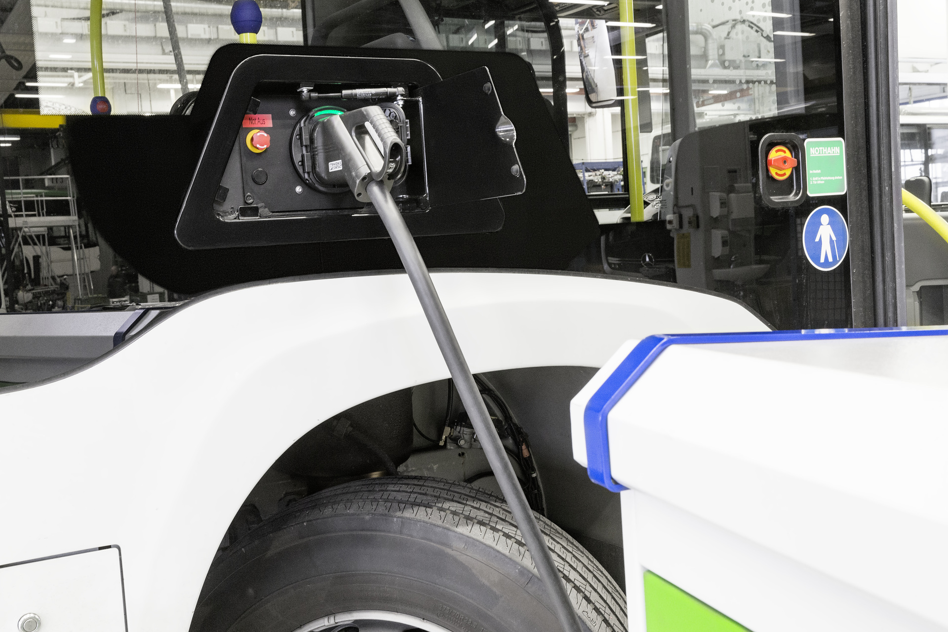 Mercedes-Benz Citaro mit vollelektrischem Antrieb, Exterieur, 2 x elektrischer Radnabenmotor, 2 x 125 kW, 2 x 485 Nm, Sommererprobung 2017, Spanien Mercedes-Benz Citaro mit vollelektrischem Antrieb