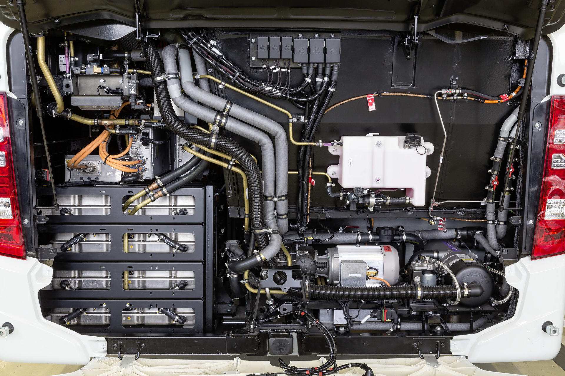 Mercedes-Benz Citaro mit vollelektrischem Antrieb, Exterieur, 2 x elektrischer Radnabenmotor, 2 x 125 kW, 2 x 485 Nm, Sommererprobung 2017, Spanien Mercedes-Benz Citaro mit vollelektrischem Antrieb