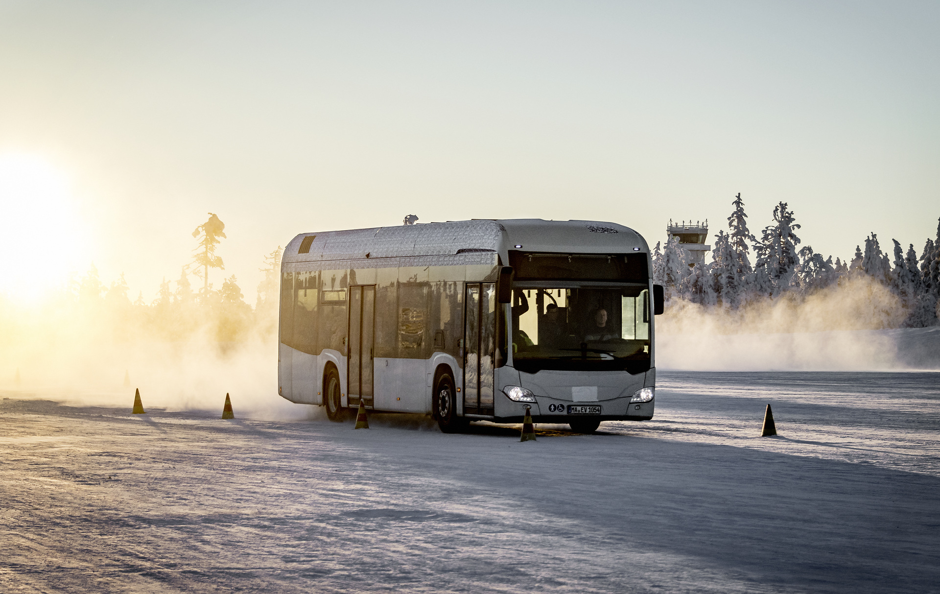 Mercedes-Benz Citaro mit vollelektrischem Antrieb, Exterieur, 2 x elektrischer Radnabenmotor, 2 x 125 kW, 2 x 485 Nm, Wintererprobung 2018, Finnland Mercedes-Benz Citaro mit vollelektrischem Antrieb