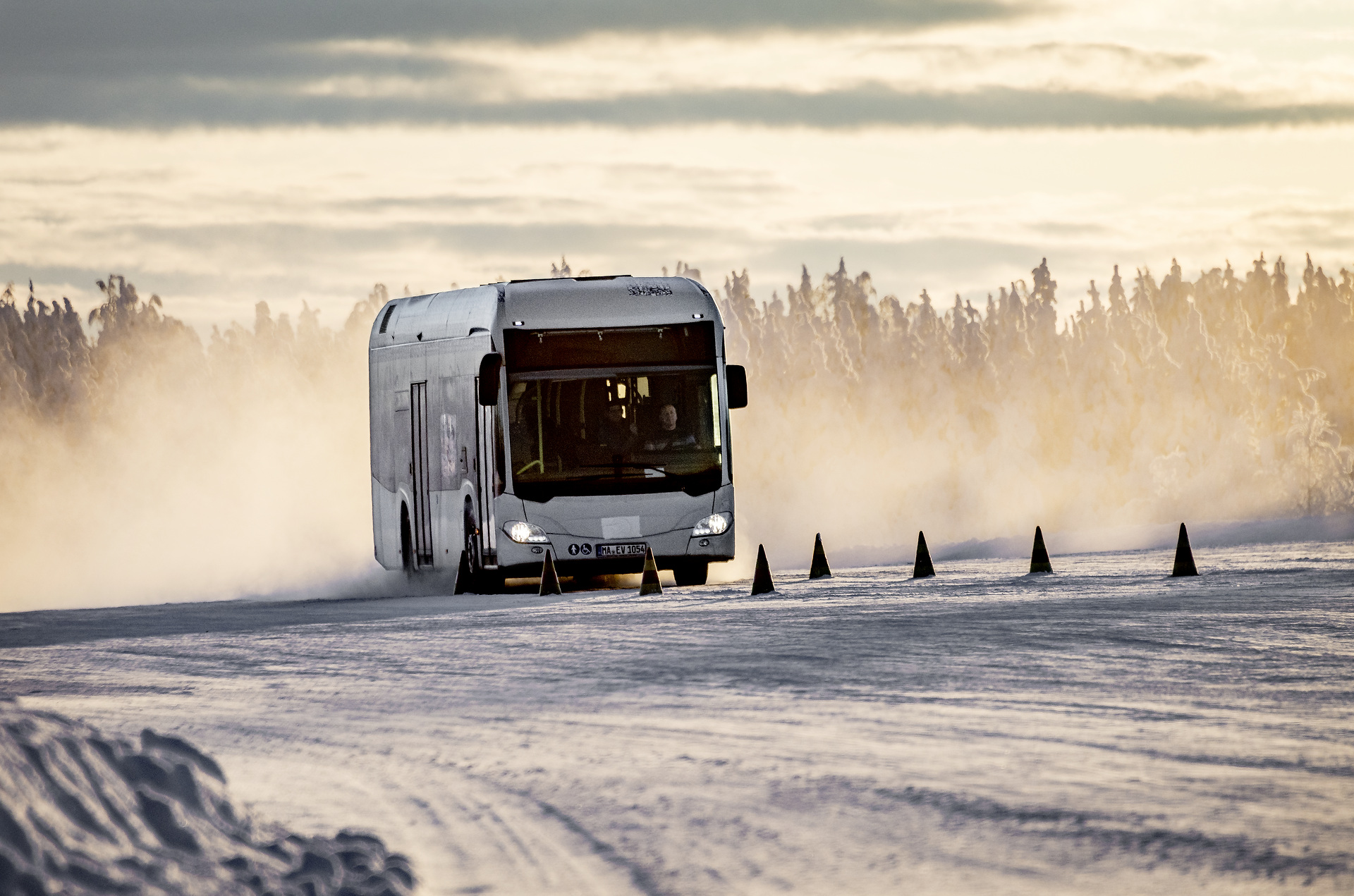 Mercedes-Benz Citaro mit vollelektrischem Antrieb, Exterieur, 2 x elektrischer Radnabenmotor, 2 x 125 kW, 2 x 485 Nm, Wintererprobung 2018, Finnland Mercedes-Benz Citaro mit vollelektrischem Antrieb