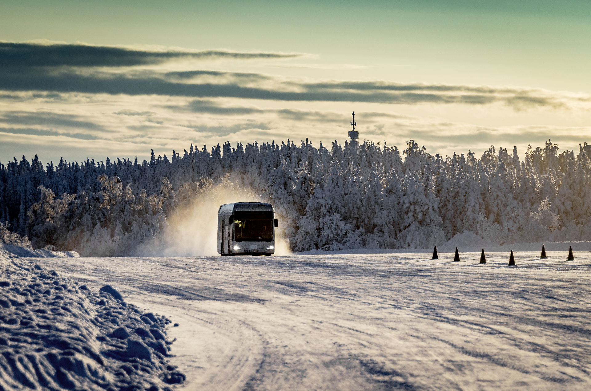 Mercedes-Benz Citaro mit vollelektrischem Antrieb, Exterieur, 2 x elektrischer Radnabenmotor, 2 x 125 kW, 2 x 485 Nm, Wintererprobung 2018, Finnland Mercedes-Benz Citaro mit vollelektrischem Antrieb