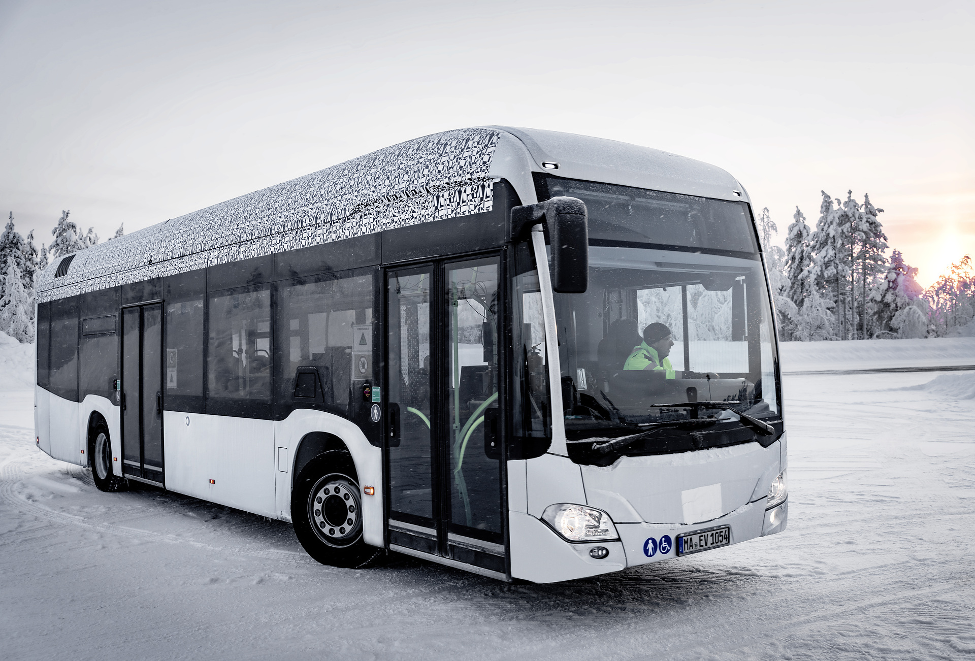 Mercedes-Benz Citaro mit vollelektrischem Antrieb, Exterieur, 2 x elektrischer Radnabenmotor, 2 x 125 kW, 2 x 485 Nm, Wintererprobung 2018, Finnland Mercedes-Benz Citaro mit vollelektrischem Antrieb
