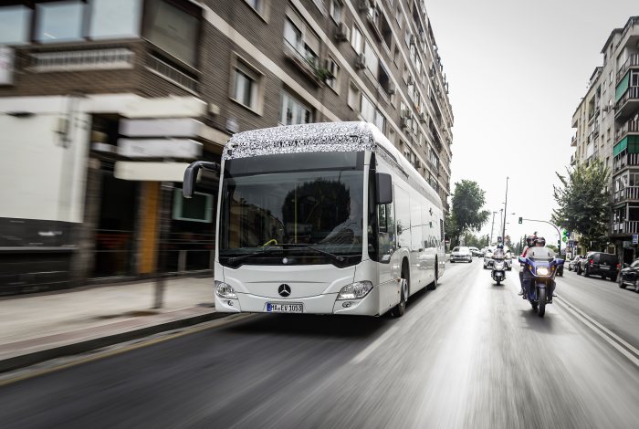 Mercedes-Benz Citaro: Sterne über Berlin: Die Berliner Verkehrsbetriebe (BVG) starten mit dem neuen, vollelektrisch angetriebenen Mercedes-Benz Citaro ins Elektro-Zeitalter