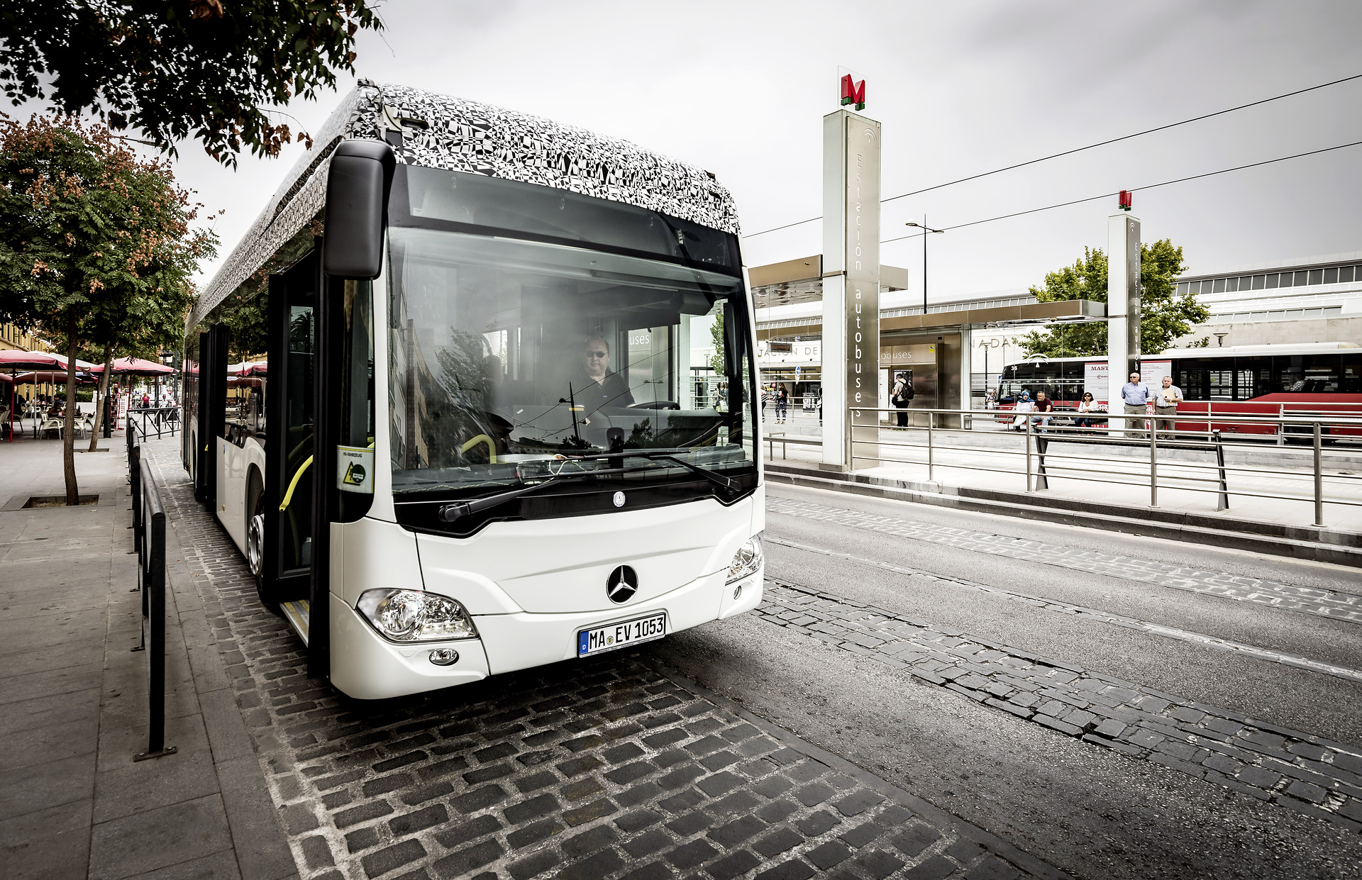 Mercedes-Benz Citaro mit vollelektrischem Antrieb, Exterieur, 2 x elektrischer Radnabenmotor, 2 x 125 kW, 2 x 485 Nm, Sommererprobung 2017, Spanien Mercedes-Benz Citaro mit vollelektrischem Antrieb