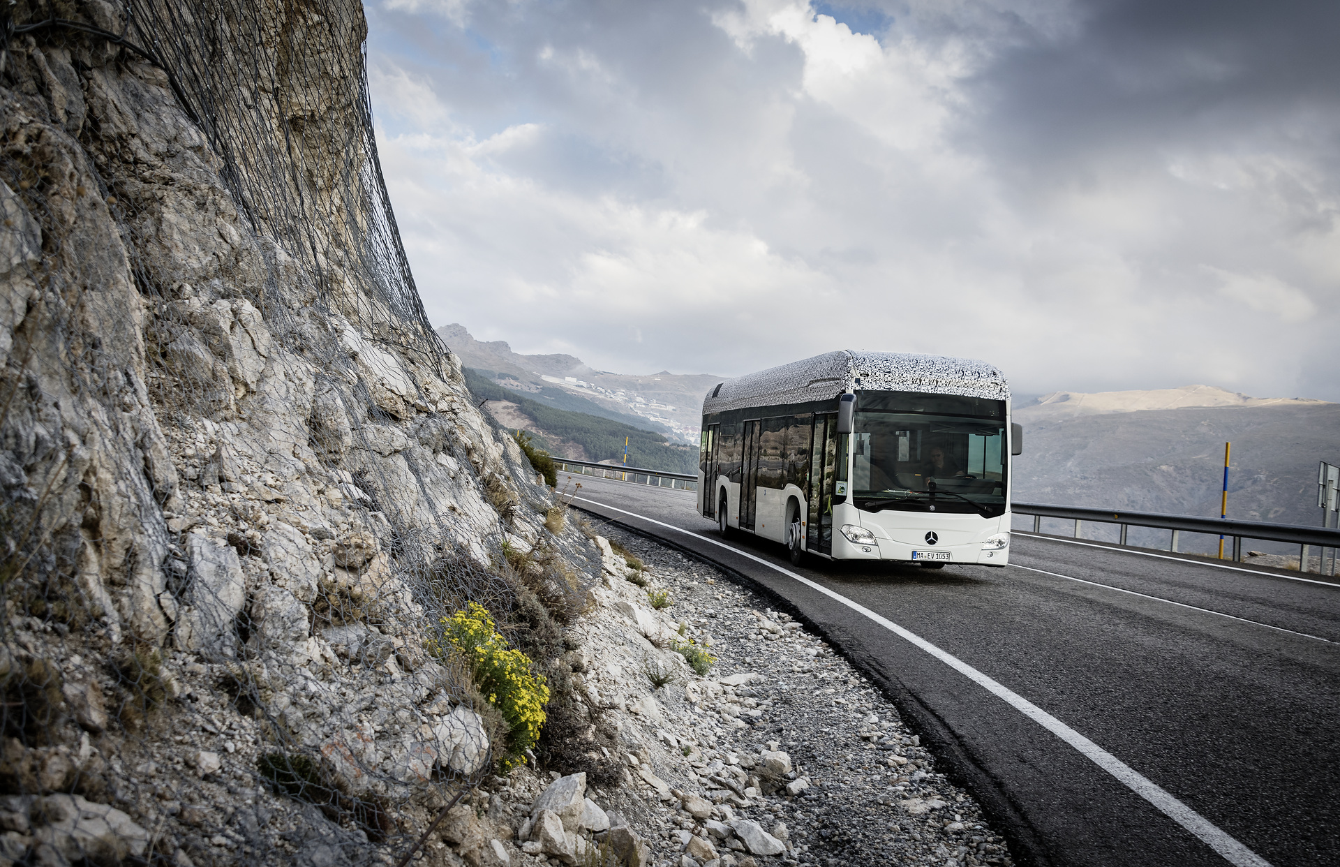 Mercedes-Benz Citaro mit vollelektrischem Antrieb, Exterieur, 2 x elektrischer Radnabenmotor, 2 x 125 kW, 2 x 485 Nm, Sommererprobung 2017, Spanien Mercedes-Benz Citaro mit vollelektrischem Antrieb