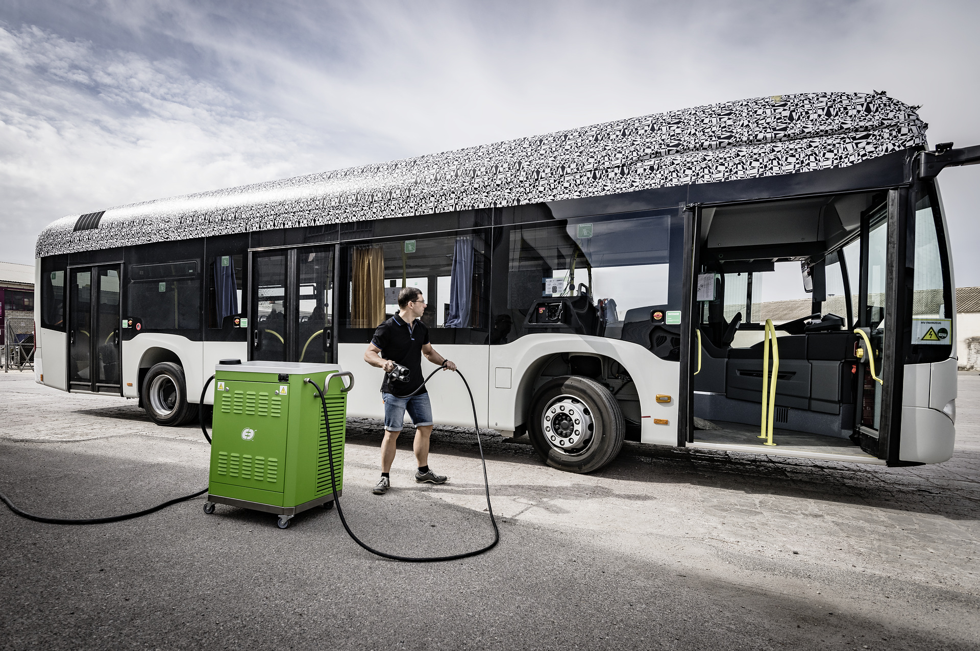 Mercedes-Benz Citaro mit vollelektrischem Antrieb, Exterieur, 2 x elektrischer Radnabenmotor, 2 x 125 kW, 2 x 485 Nm, Sommererprobung 2017, Spanien Mercedes-Benz Citaro mit vollelektrischem Antrieb
