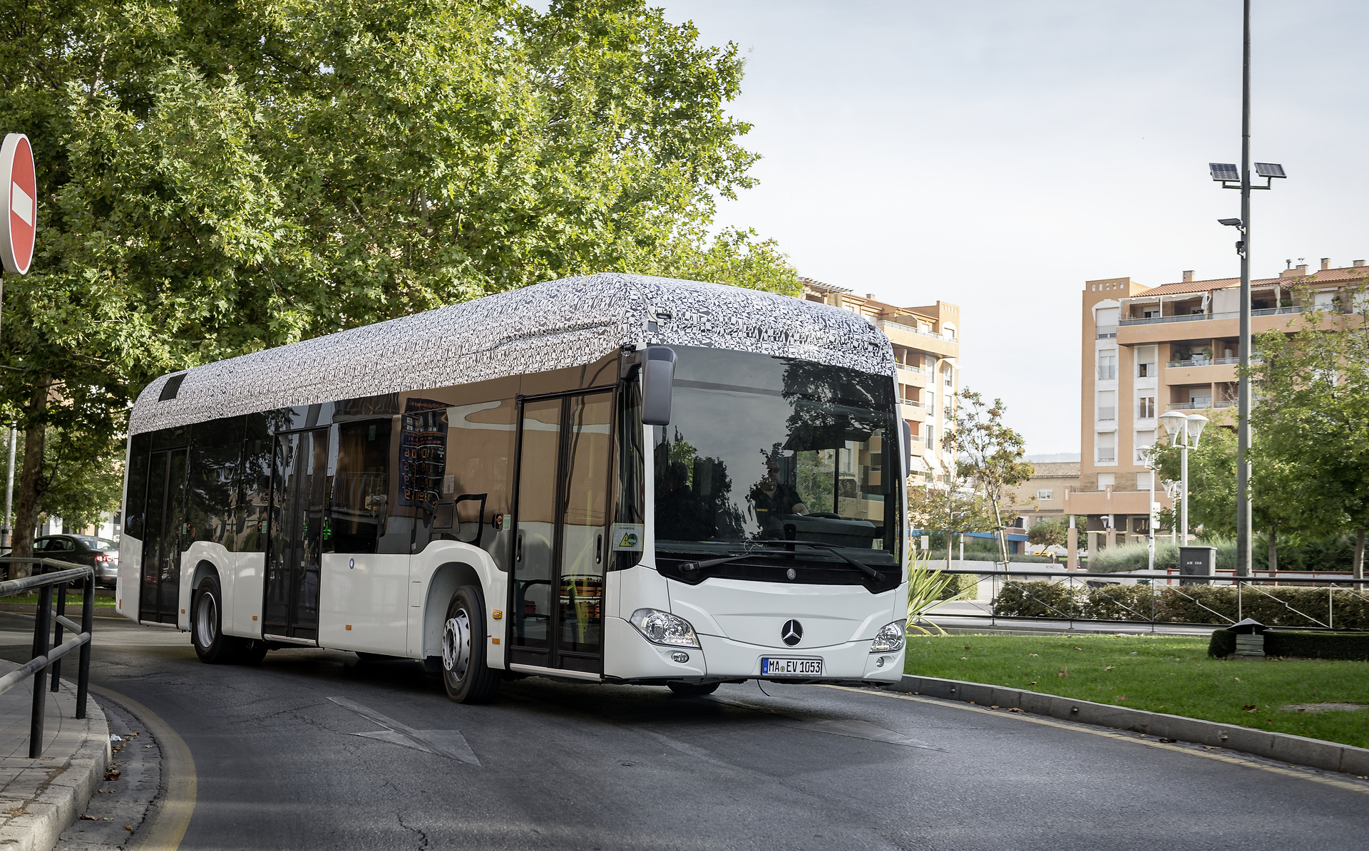Mercedes-Benz Citaro mit vollelektrischem Antrieb, Exterieur, 2 x elektrischer Radnabenmotor, 2 x 125 kW, 2 x 485 Nm, Sommererprobung 2017, Spanien Mercedes-Benz Citaro mit vollelektrischem Antrieb