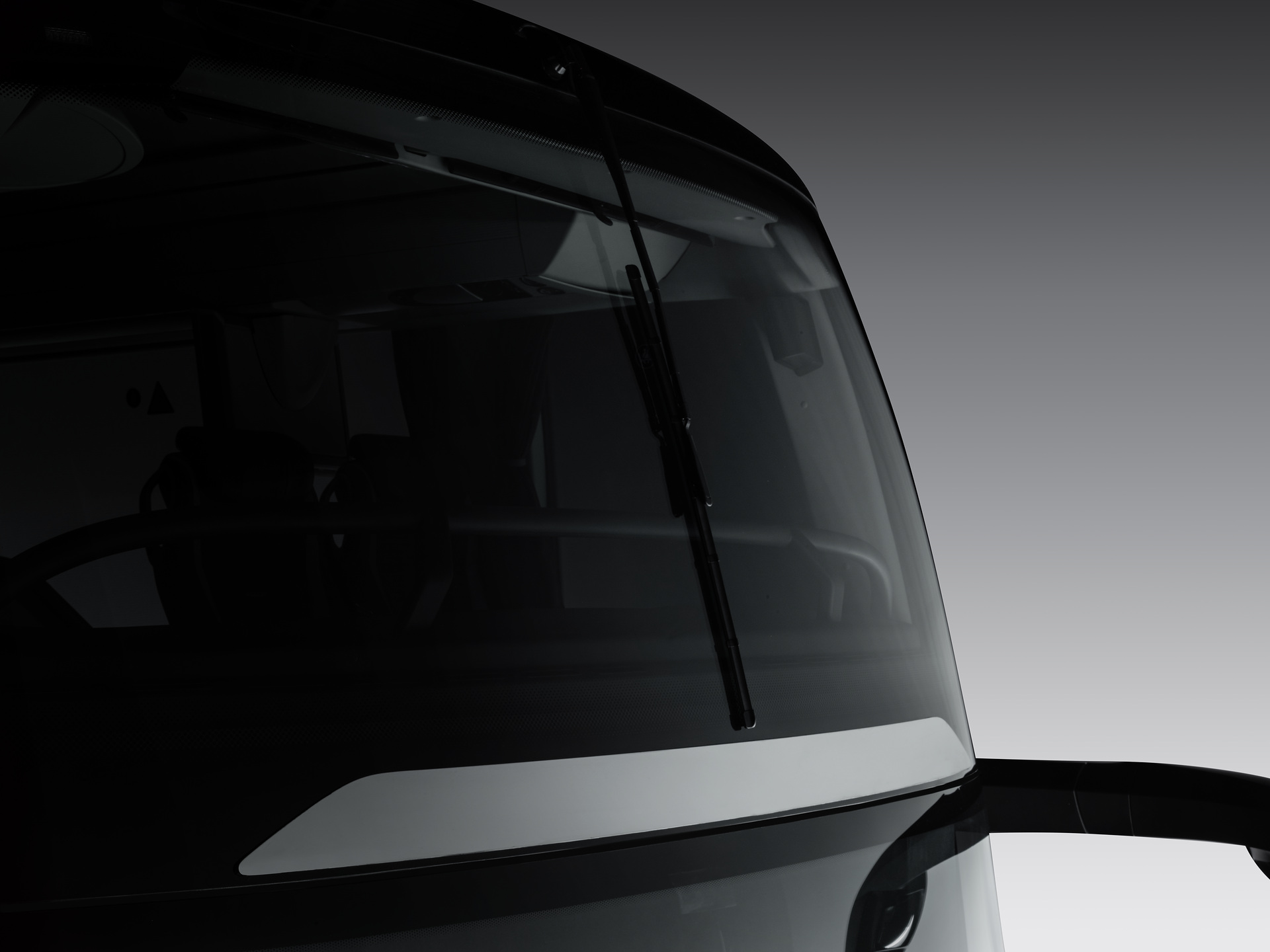 Setra S 531 DT TopClass 500, Exterior, Viola Pyxis Metallic, OM 471 rated at 375 kW/510 hp, displacement 12.8 l, 8-speed Mercedes PowerShift transmission, Active Brake Assist 4, Sideguard Assist, LED Headlamps, length/width/height: 14000/2550/4000 mm, seating: 1/78. Setra S 531 DT TopClass 500