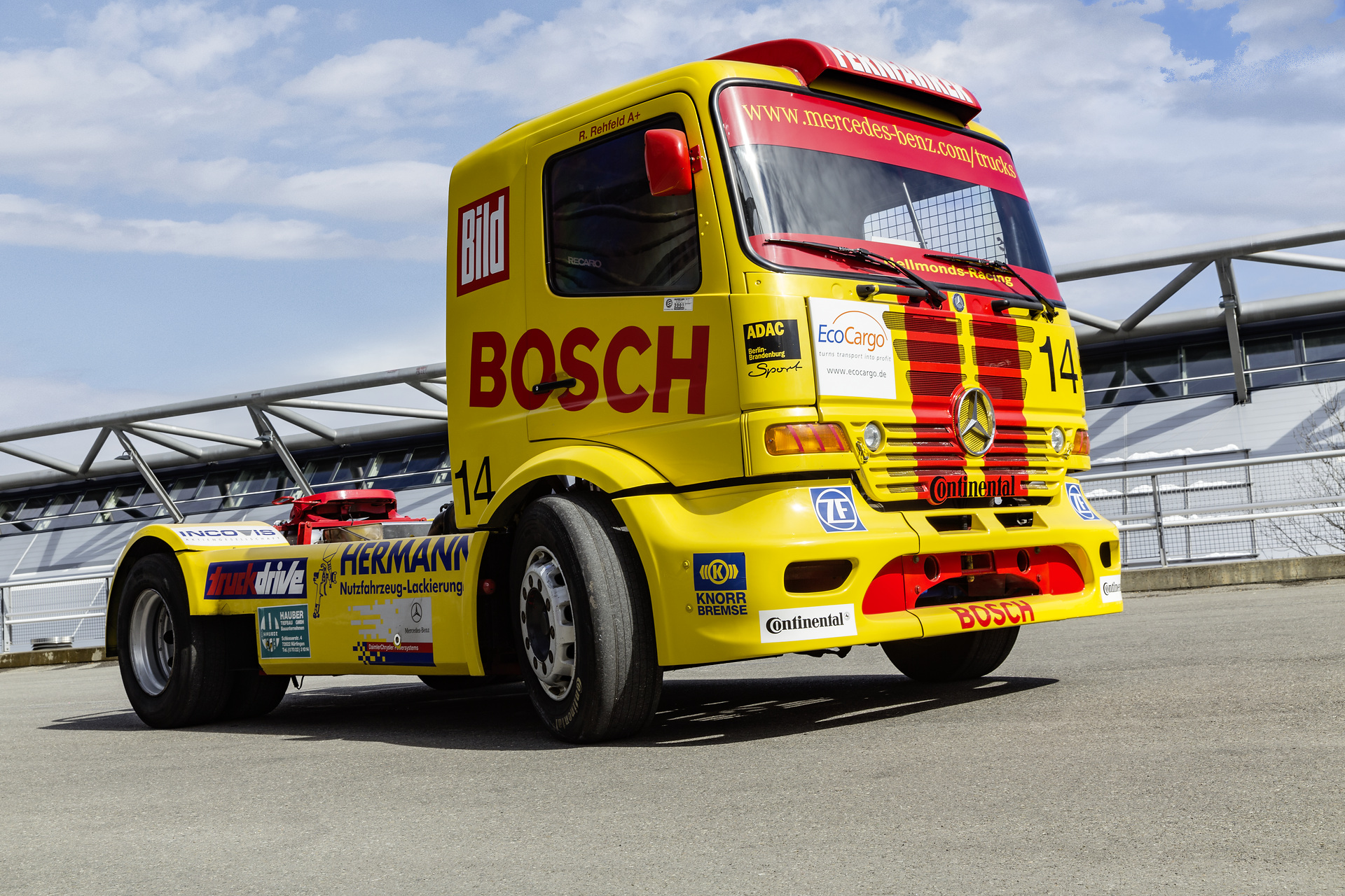 Mercedes-Benz Atego Racetruck; Bj: 1998 Mercedes-Benz Trucks auf der „Retro Classics 2018“: Historische Spezialisten für alle Transportarten