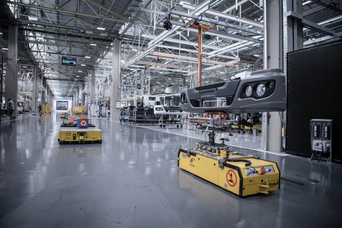 Industry 4.0: Daimler Trucks revolutionises truck production in Brazil