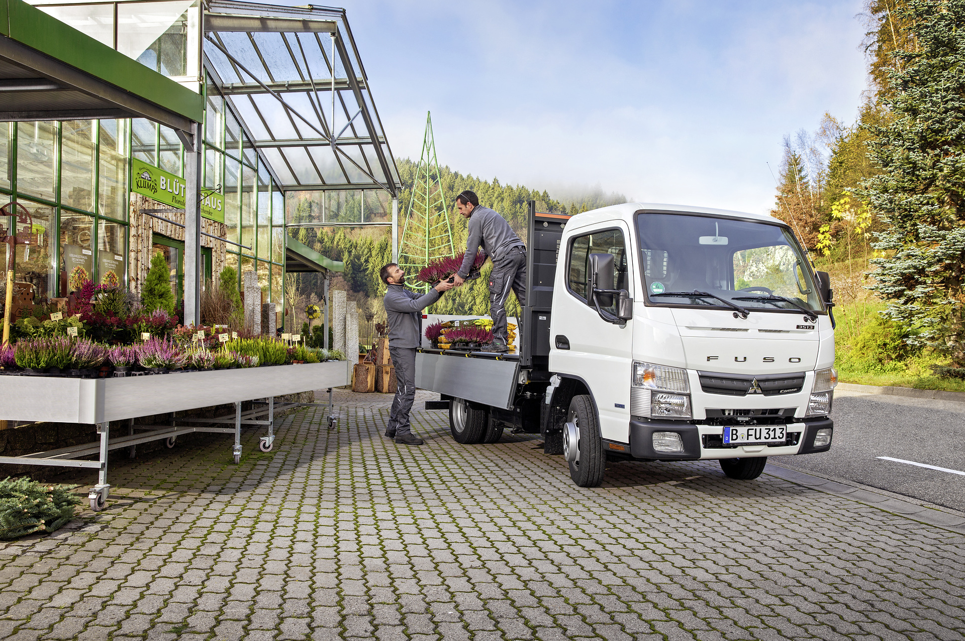FUSO Canter TF1 Upgrade GaLaBau 2018 - Messe