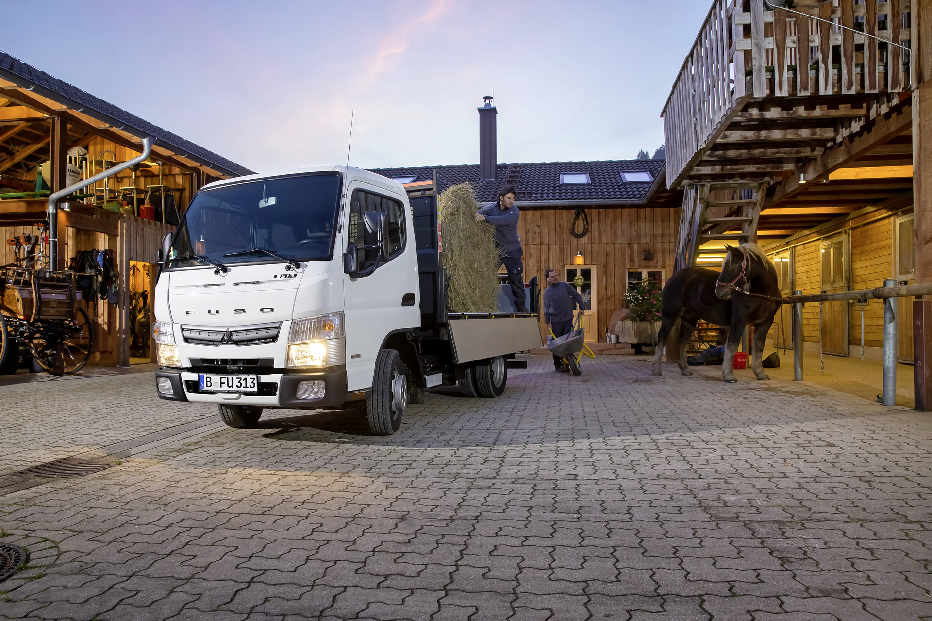 FUSO Canter TF1 Upgrade GaLaBau 2018 - Messe
