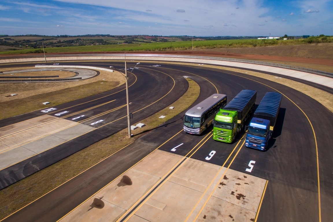 Daimler eröffnet neues Nutzfahrzeug-Testzentrum in Brasilien Daimler eröffnet neues Nutzfahrzeug-Testzentrum in Brasilien