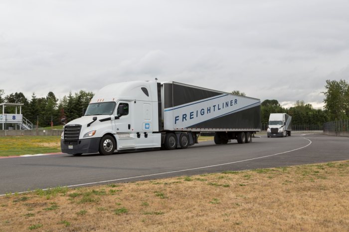 Daimler Trucks gründet Forschungs- und Entwicklungszentrum für automatisierte Lkw in Portland (Oregon)