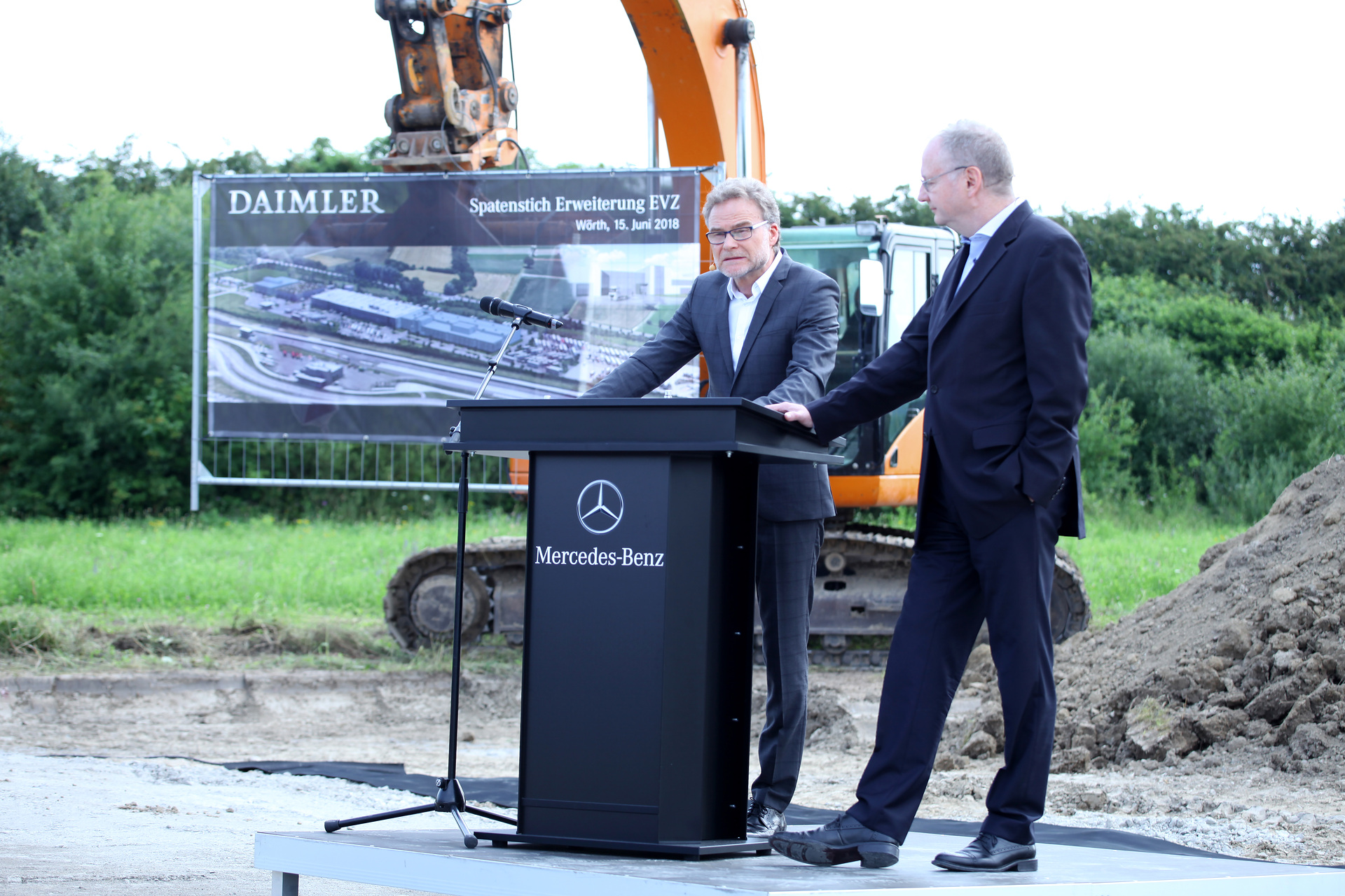 Prof Dr Uwe Baake, Head of Product Development Mercedes Benz Trucks, and Gerald Jank, Head of Mercedes-Benz Trucks Operations, at the symbolic ground-breaking for the expansion of the Development and Test Center in Wörth am Rhein. Mercedes-Benz Trucks to invest about 50 million euros in expansion of the Development and Test Center