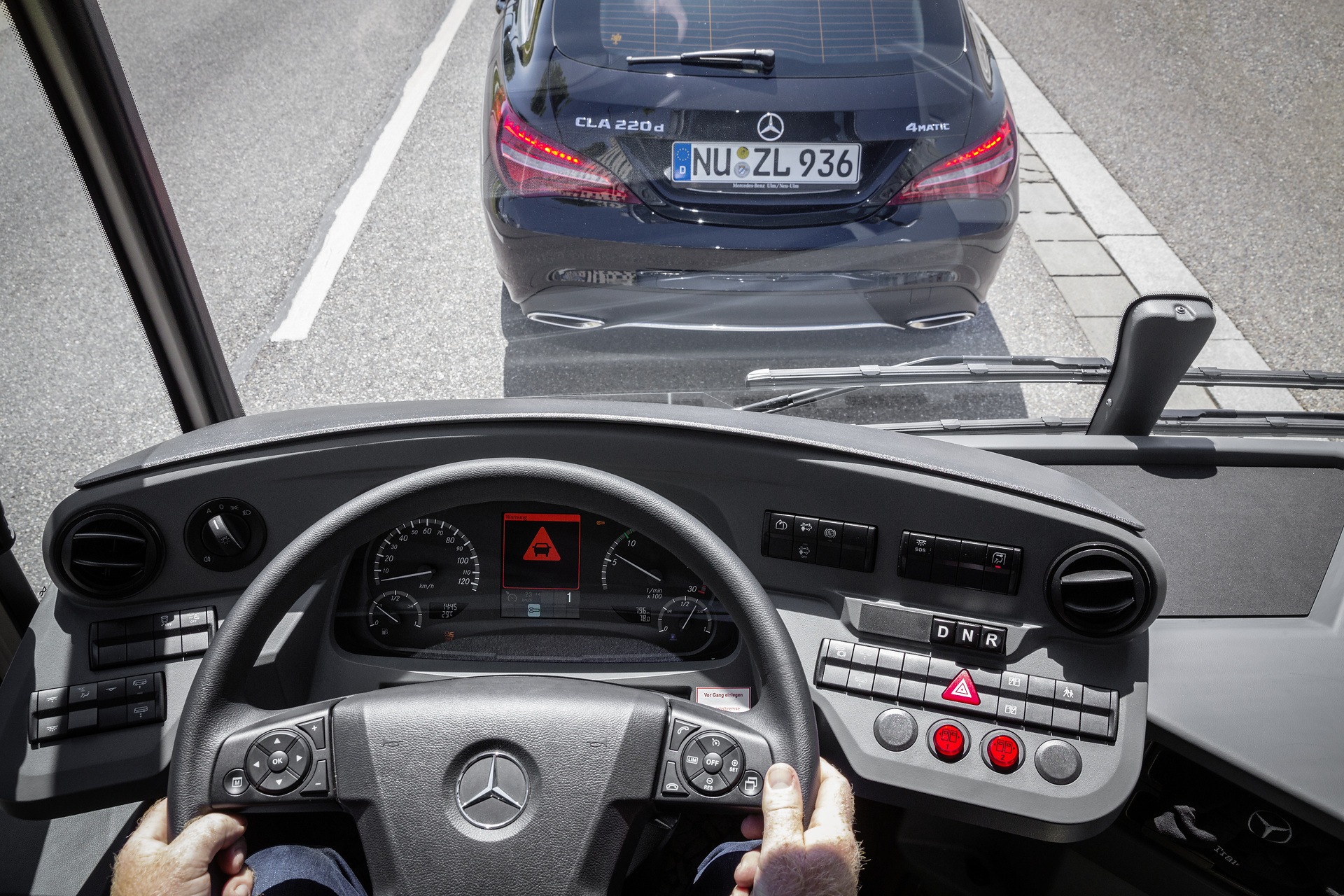 Mercedes-Benz Citaro hybrid with Preventive Brake Assist and Sideguard Assist,, Interior, seat covers: light brown, OM 936 h rated at 220 kW/299 hp, displacement 7.7 l, electric motor rated at 14 kW, 4-speed automatic transmission, LED headlamps, length/width/height: 12135/2550/3120 mm, passenger capacity: max. 1/101. Citaro Safety