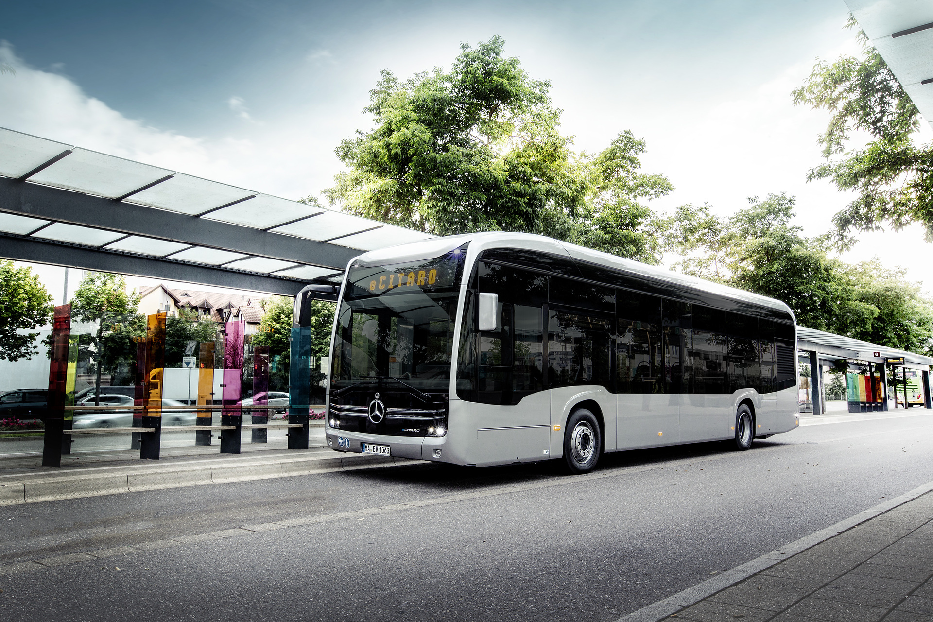 Mercedes-Benz eCitaro with all-electric drive, exterior, anthracite metallic, 2 x electric hub motor, 2 x 125 kW, 2 x 485 Nm, LED headlamps, length/width/height: 12135/2550/3400 mm, passenger capacity: 1/86. Preview IAA Daimler Buses – World Premiere eCitaro