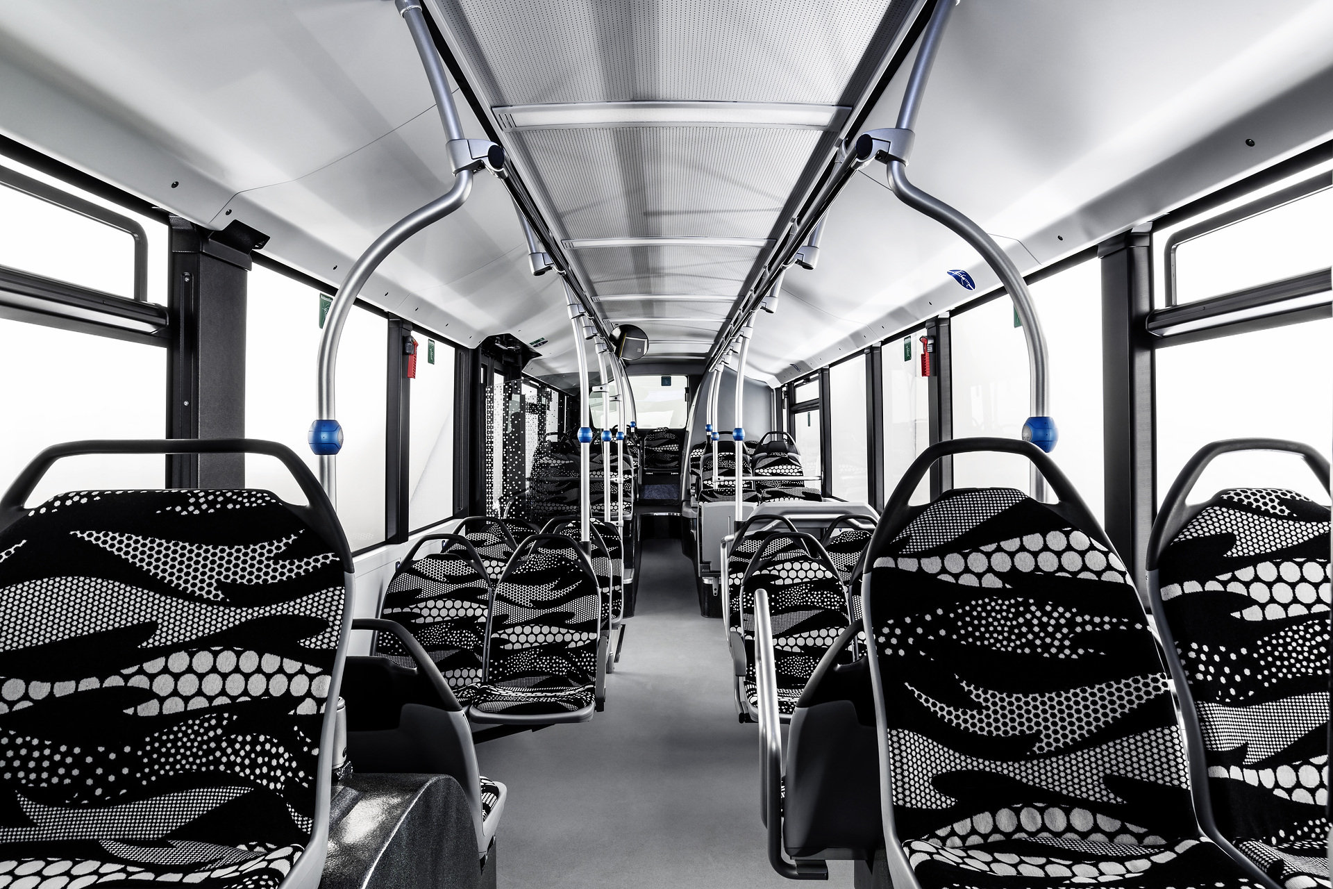 Mercedes-Benz Citaro with all-electric drive, interior, seat covers: black-grey, passenger capacity: 1/86, 2 x electric hub motor, 2 x 125 kW, 2 x 485 Nm. Preview IAA Daimler Buses – World Premiere eCitaro