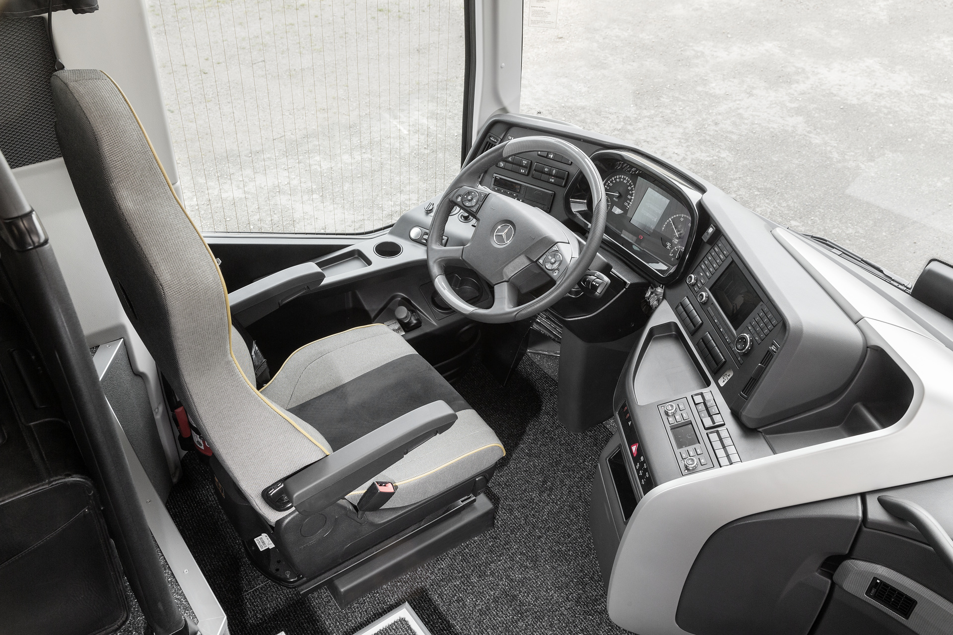 Mercedes-Benz Tourismo M/2, Safety Coach, Interior, Cockpit Comfort Plus, MediaRouter, seat covers: black black, OM 470 Euro VI rated at 335 kW/455 hp, displacement 10.7 l, 8-speed Mercedes PowerShift transmission, Active Brake Assist 4, Sideguard Assist, Predictive Powertrain Control, BiXenon headlamps, length/width/height: 13115/2550/3680 mm, seating: 1/48. Mercedes-Benz Tourismo M/2, Safety Coach
