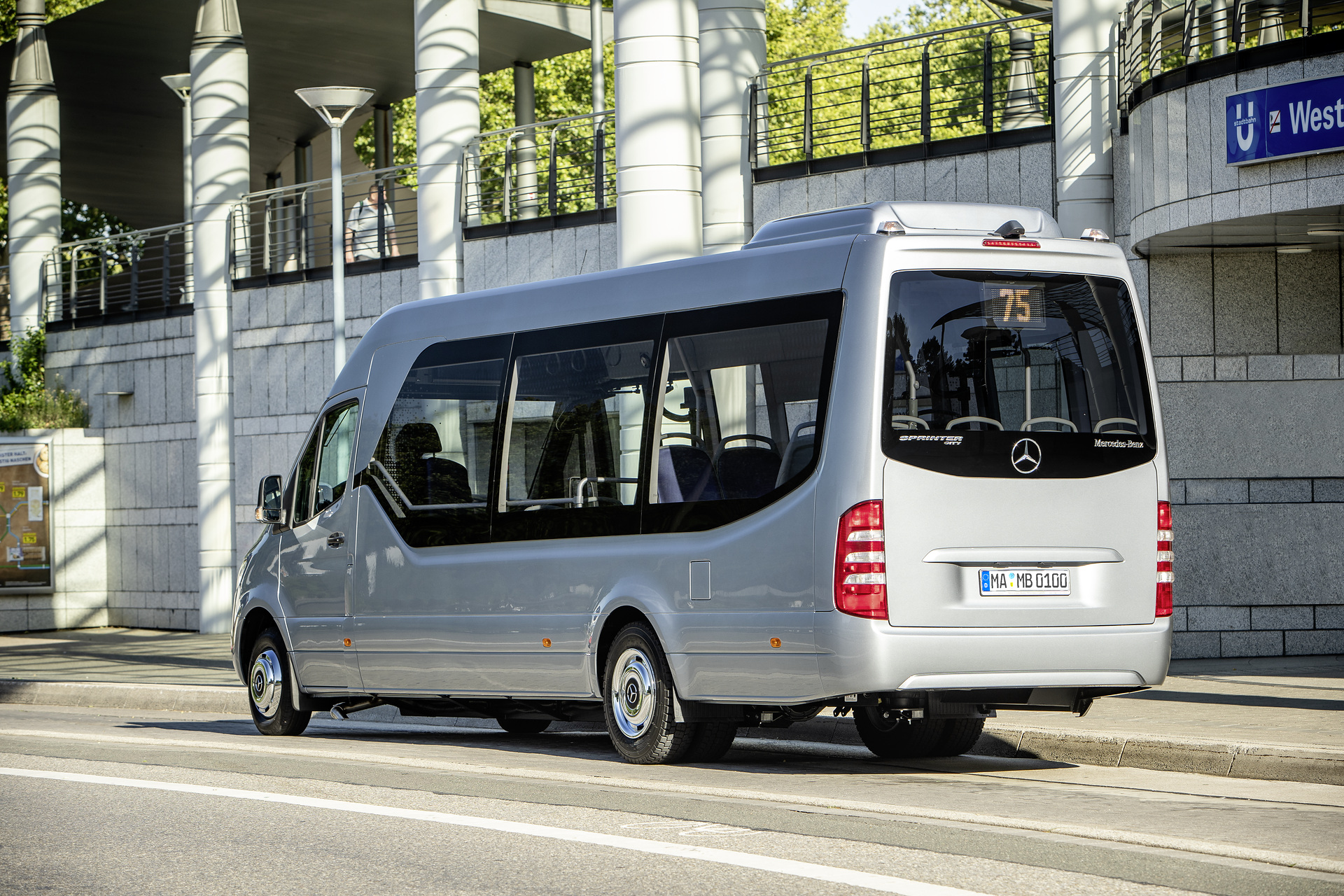 Mercedes-Benz Sprinter City 75, Exterior, silverstone metallic, OM 651 rated at 120 kW/163 hp, displacement 2.14 l, automatic transmission 7G-TRONIC PLUS, length/width/height: 8420/2020/3000 mm, seating: 12+1. Preview IAA Daimler Buses – World Premiere eCitaro