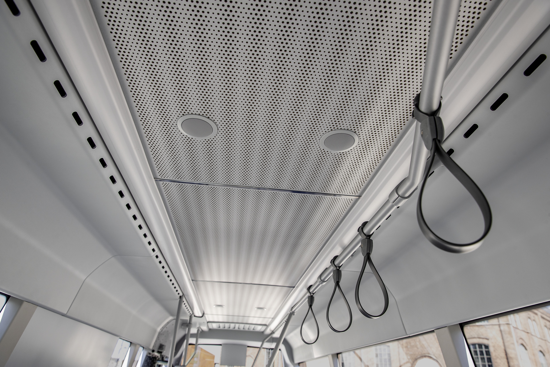 Mercedes-Benz Sprinter City 475, Interior, seat covers: blue, OM 651 rated at 120 kW/163 hp, displacement 2.14 l, automatic transmission 7G-TRONIC PLUS, length/width/height: 8420/2020/3000 mm, seating: 12+1. Preview IAA Daimler Buses – World Premiere eCitaro