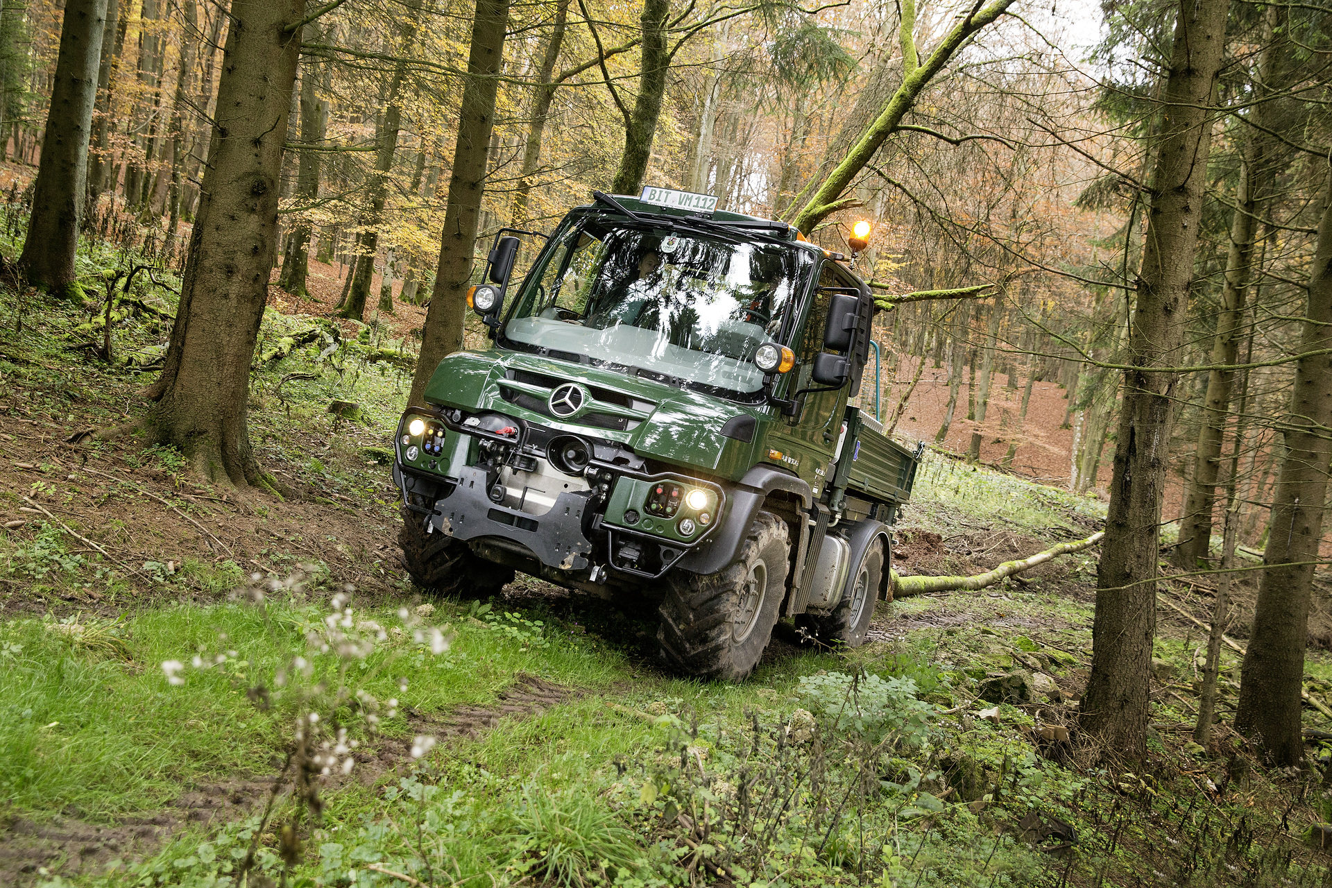Unimog U 318 Einsatzaufnahmen Forstwirtschaft Udo van Meeteren Mercedes-Benz Special Trucks in Wald und Forst: Mercedes-Benz Unimog erstmals auf der Interforst 2018
