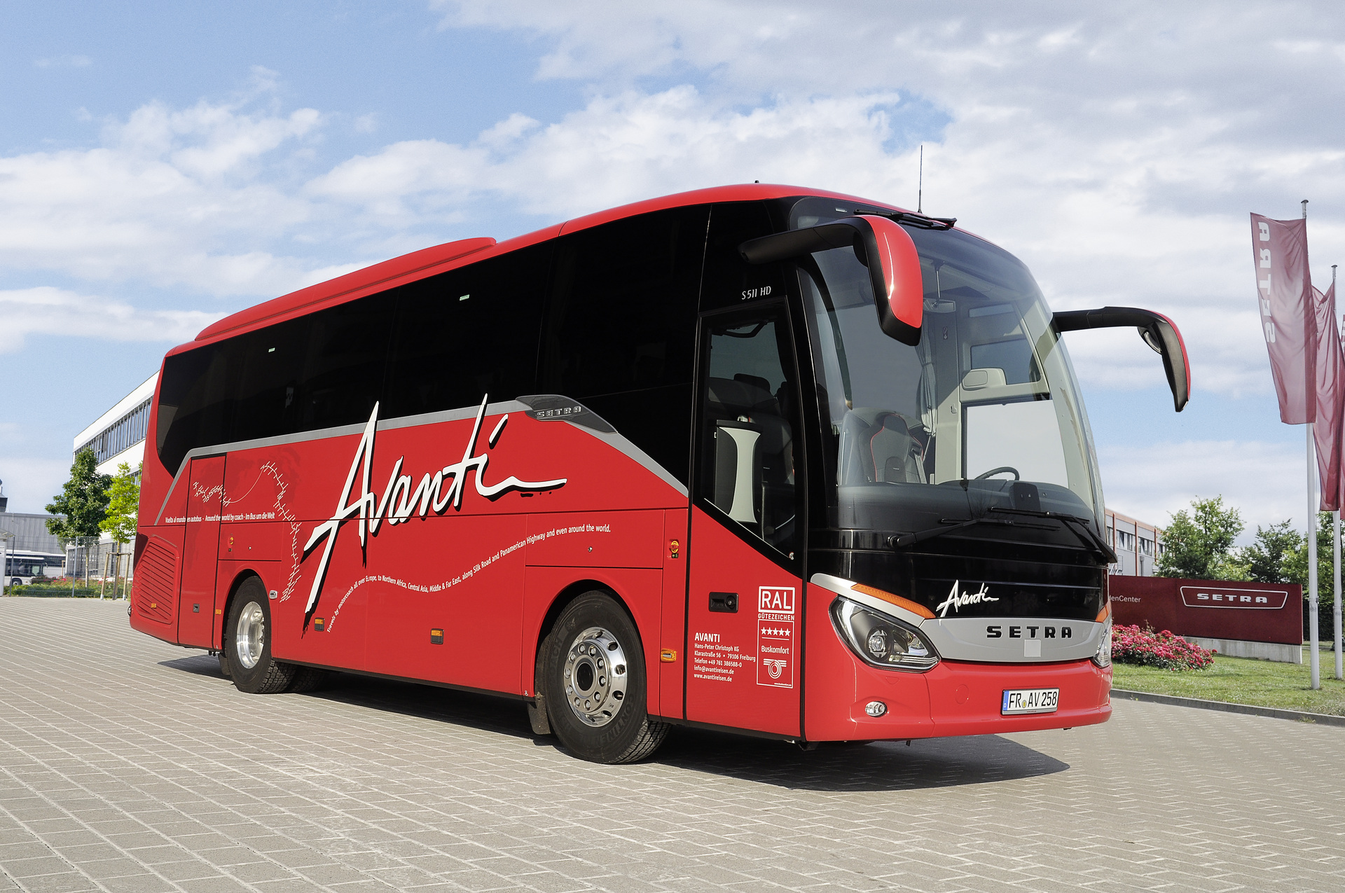 Der neue Setra S 511 HD von „Avanti Busreisen“ in Freiburg. Große Anerkennung für den kleinen Setra