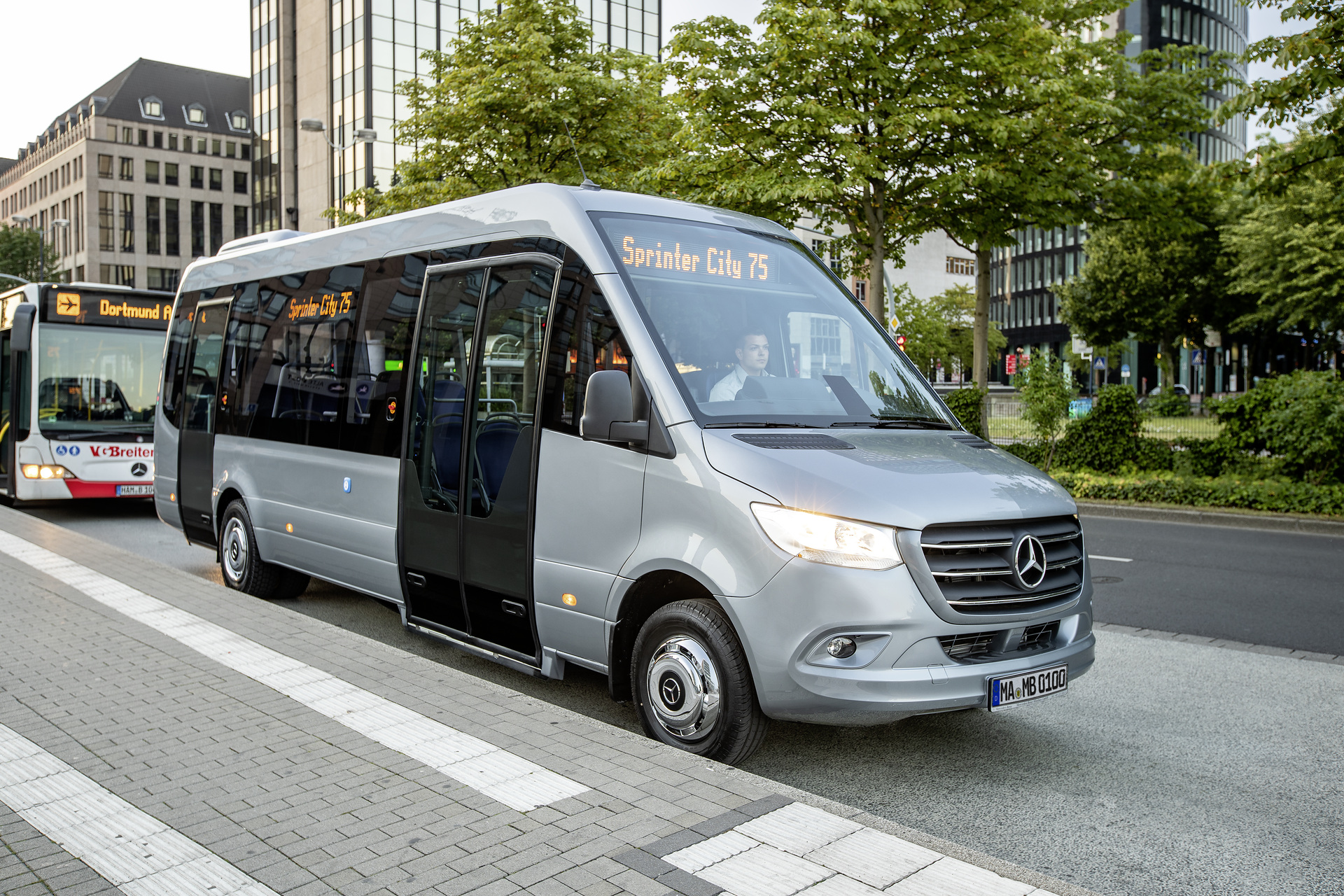 Mercedes-Benz Sprinter City 75, Interior, seat covers: blue, OM 651 rated at 120 kW/163 hp, displacement 2.14 l, automatic transmission 7G-TRONIC PLUS, length/width/height: 8420/2020/3000 mm, seating: 12+1. Mercedes-Benz Sprinter City 75
