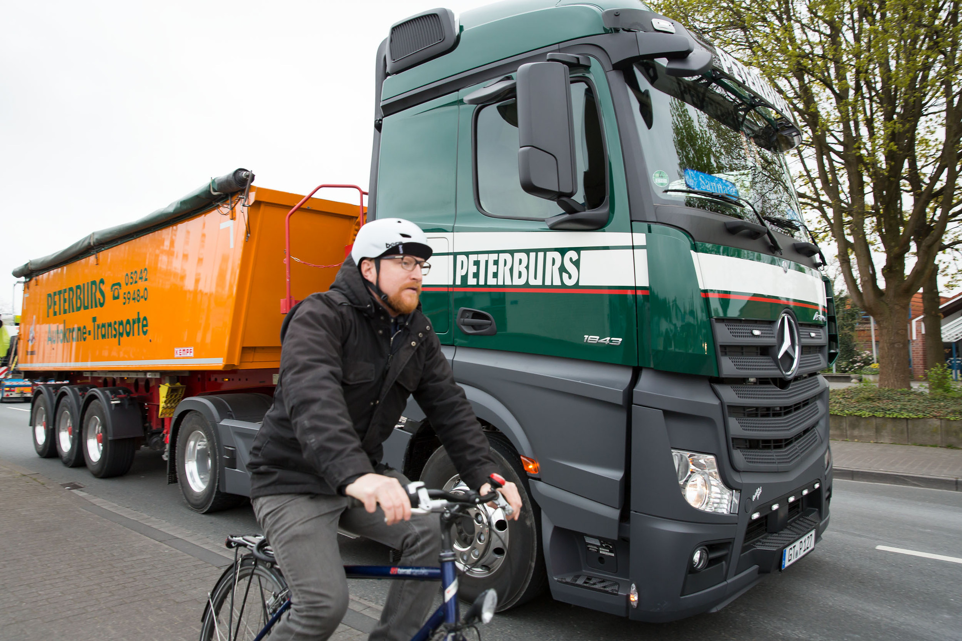 Fahren mit dem Abbiege-Assistent: So fühlt sich das an.