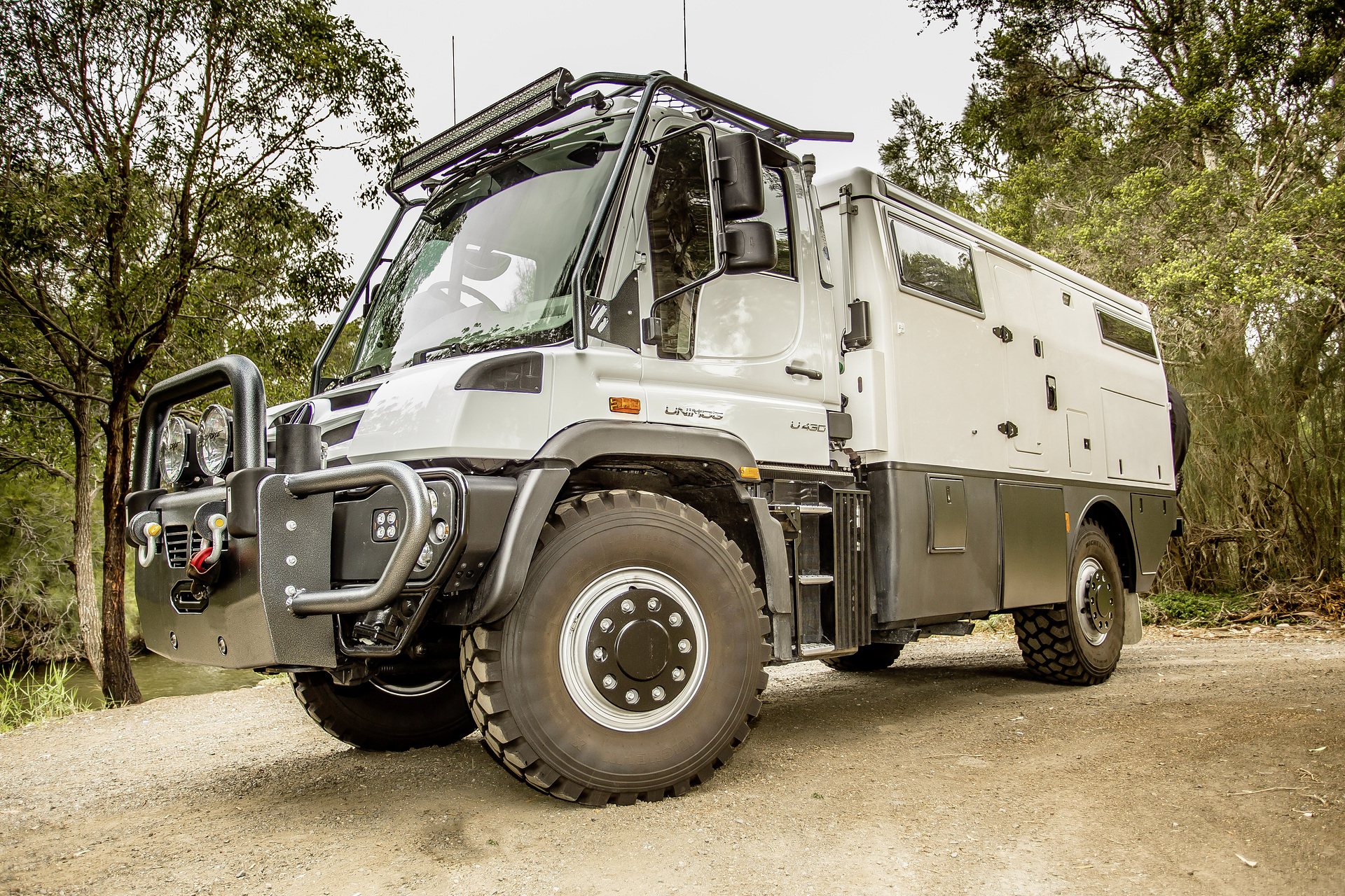 Entdecker fahren Unimog