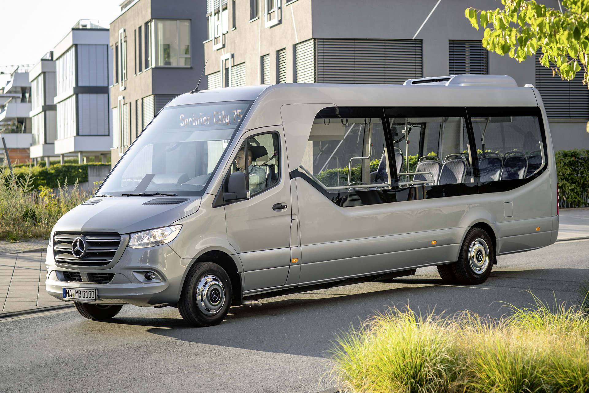 Mercedes-Benz minibuses: New minibuses from Mercedes-Benz clear for launch at the IAA International Motor Show