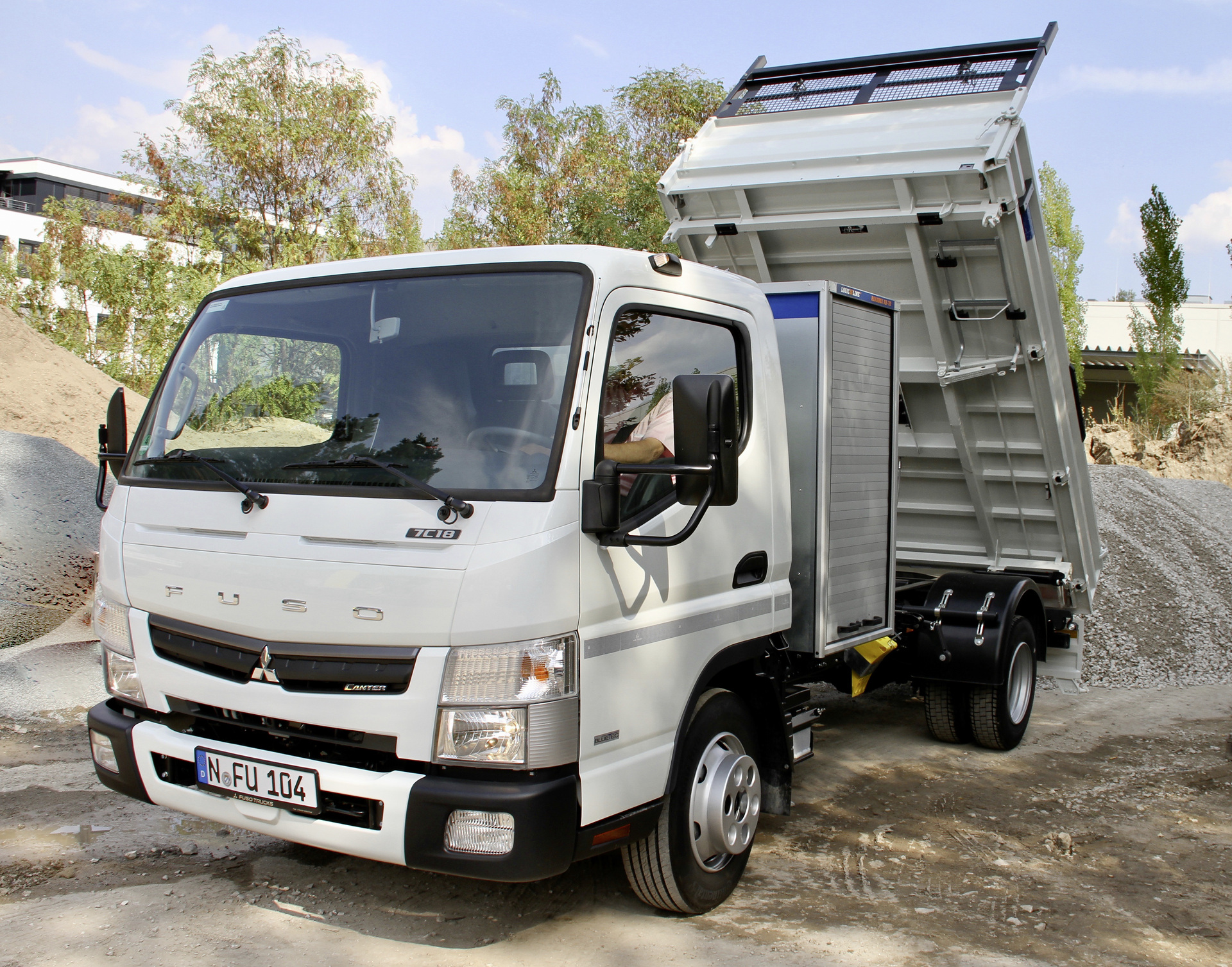 Fuso Canter 7C18 Kipper GaLaBau 2018 - Messe