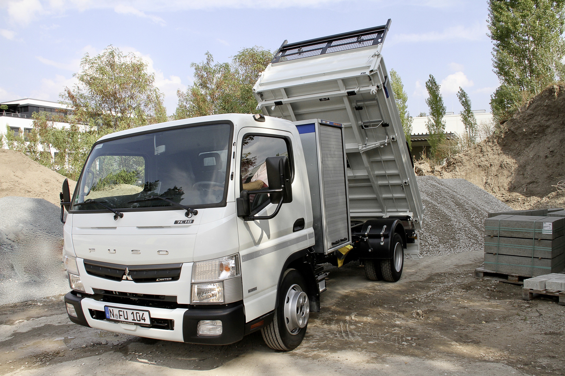 Fuso Canter 7C18 Kipper GaLaBau 2018 - Messe