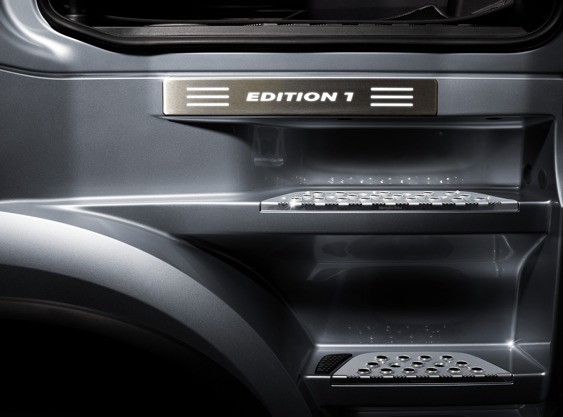 Mercedes-Benz Lkw: Starker Auftritt des neuen Actros: Mercedes-Benz Trucks präsentiert das Sondermodell „Edition 1“ auf der IAA Nutzfahrzeuge