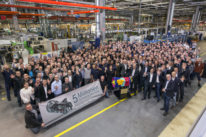 Fünf-Millionen-Marke geknackt: Mercedes-Benz Werk Gaggenau feiert Produktionsjubiläum für mittelschwere und schwere Schaltgetriebe