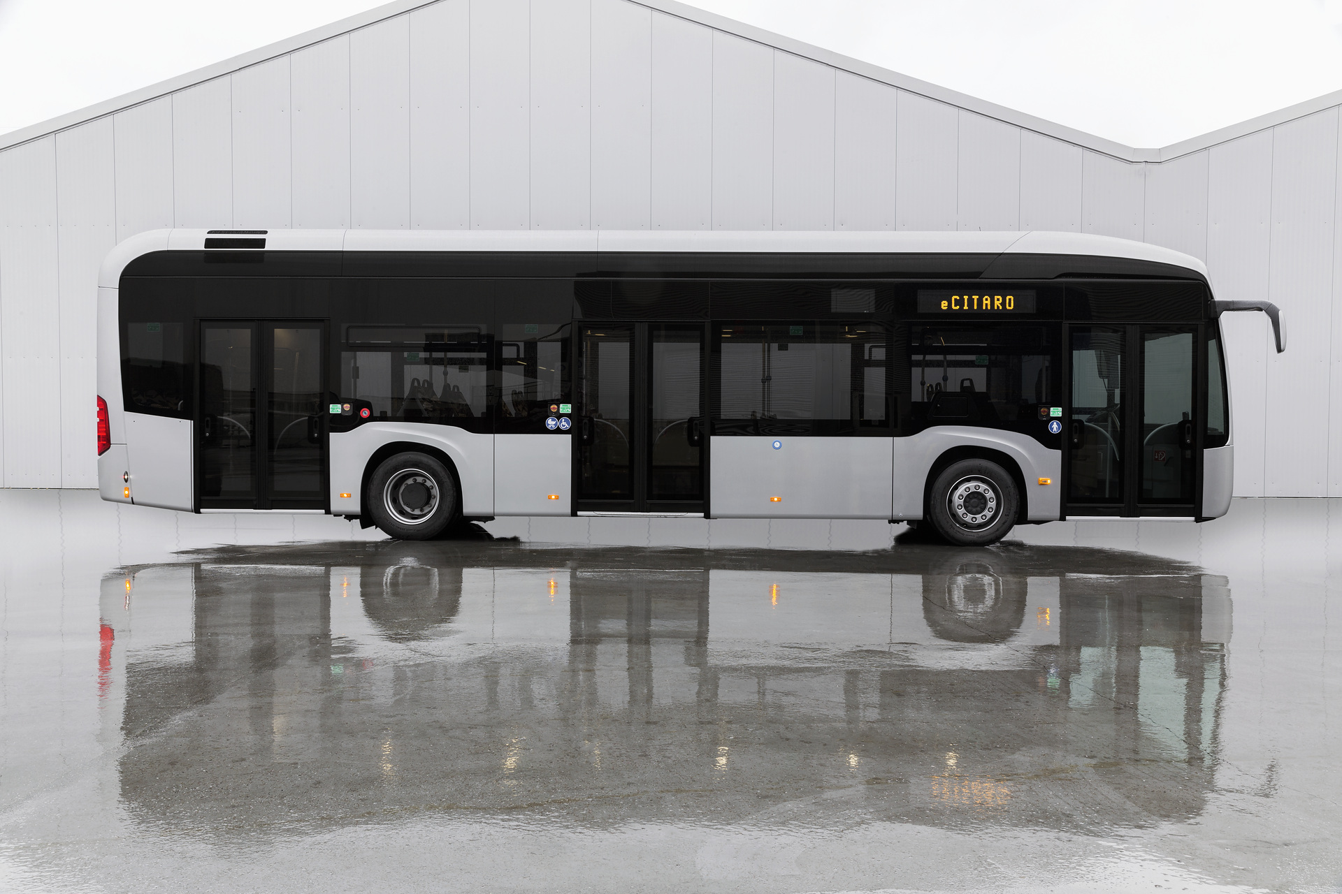 Mercedes-Benz eCitaro mit vollelektrischem Antrieb