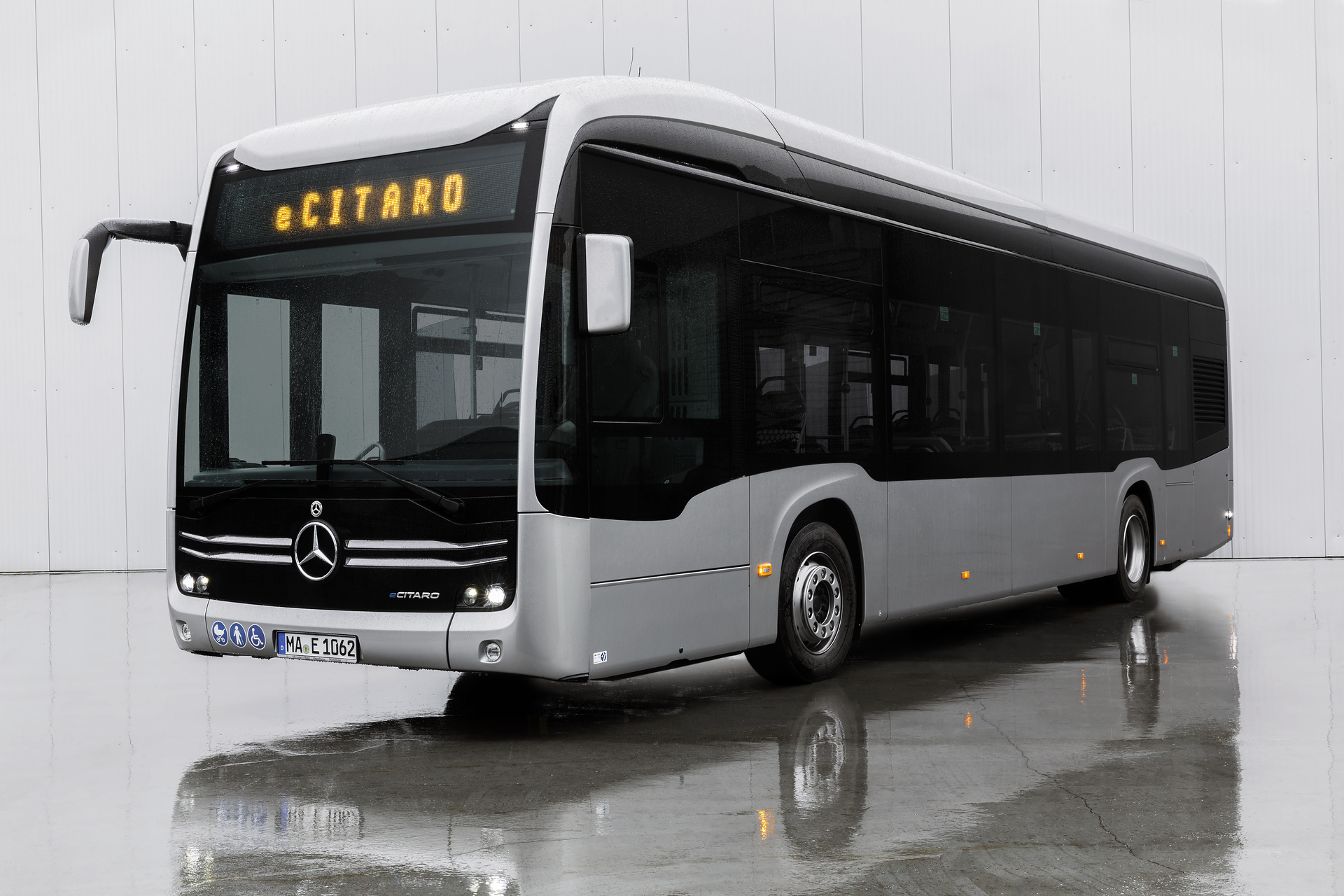 Mercedes-Benz eCitaro mit vollelektrischem Antrieb