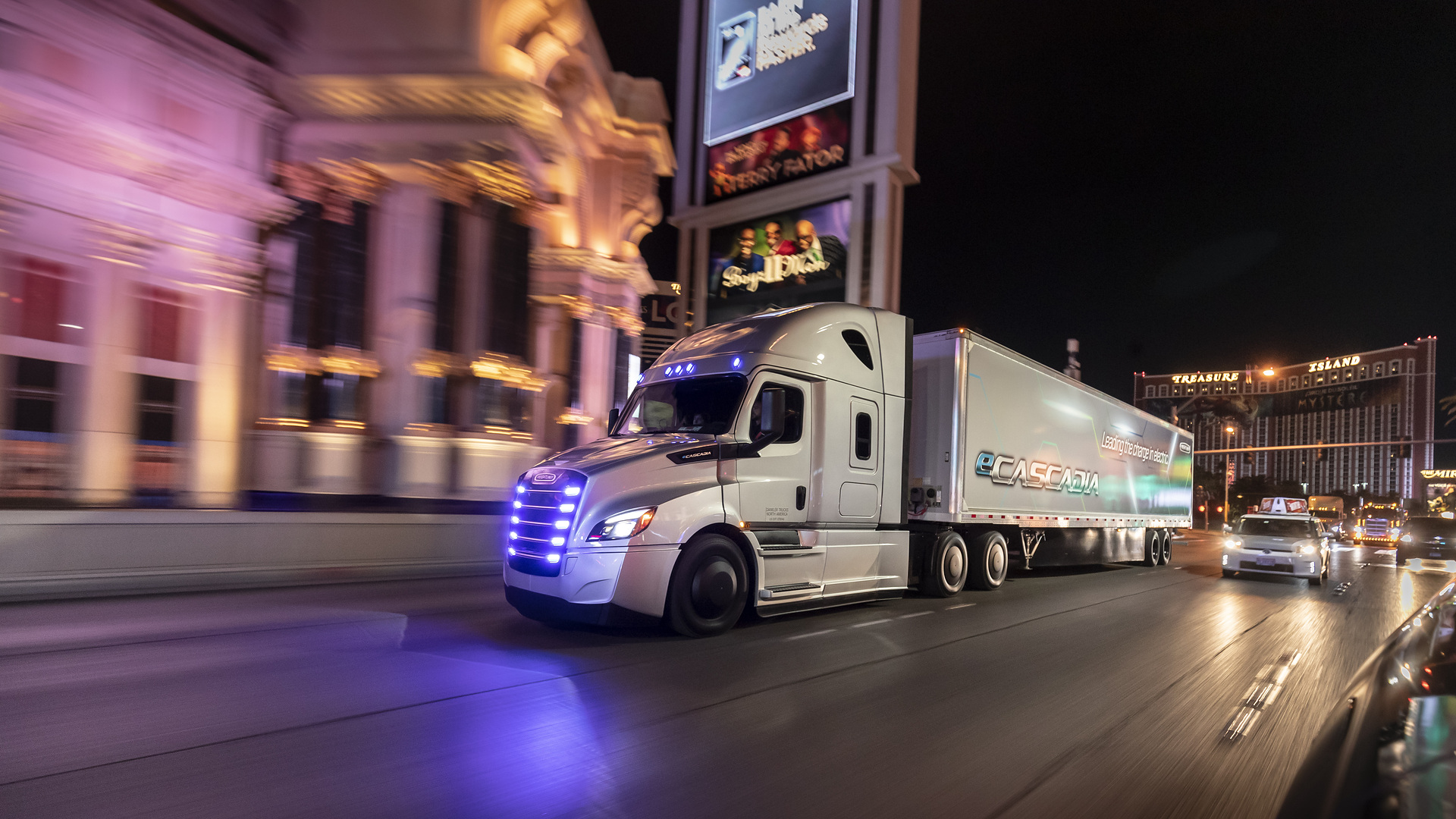 Freightliner eCascadia, January 2019, Las Vegas. Range, 250 miles, Battery Size, 550 kwH, Peak Horse Power, 730 kW, Recharge Time 90min for 80% SOC, Truck Class, 8 eCascadia