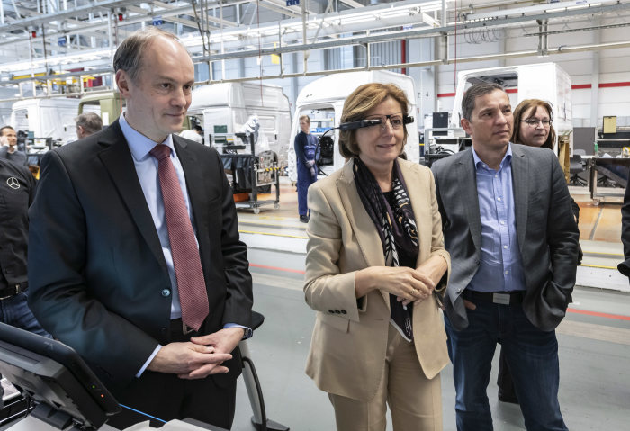 Rheinland-pfälzische Ministerpräsidentin Malu Dreyer besucht Mercedes-Benz Lkw-Werk in Wörth am Rhein