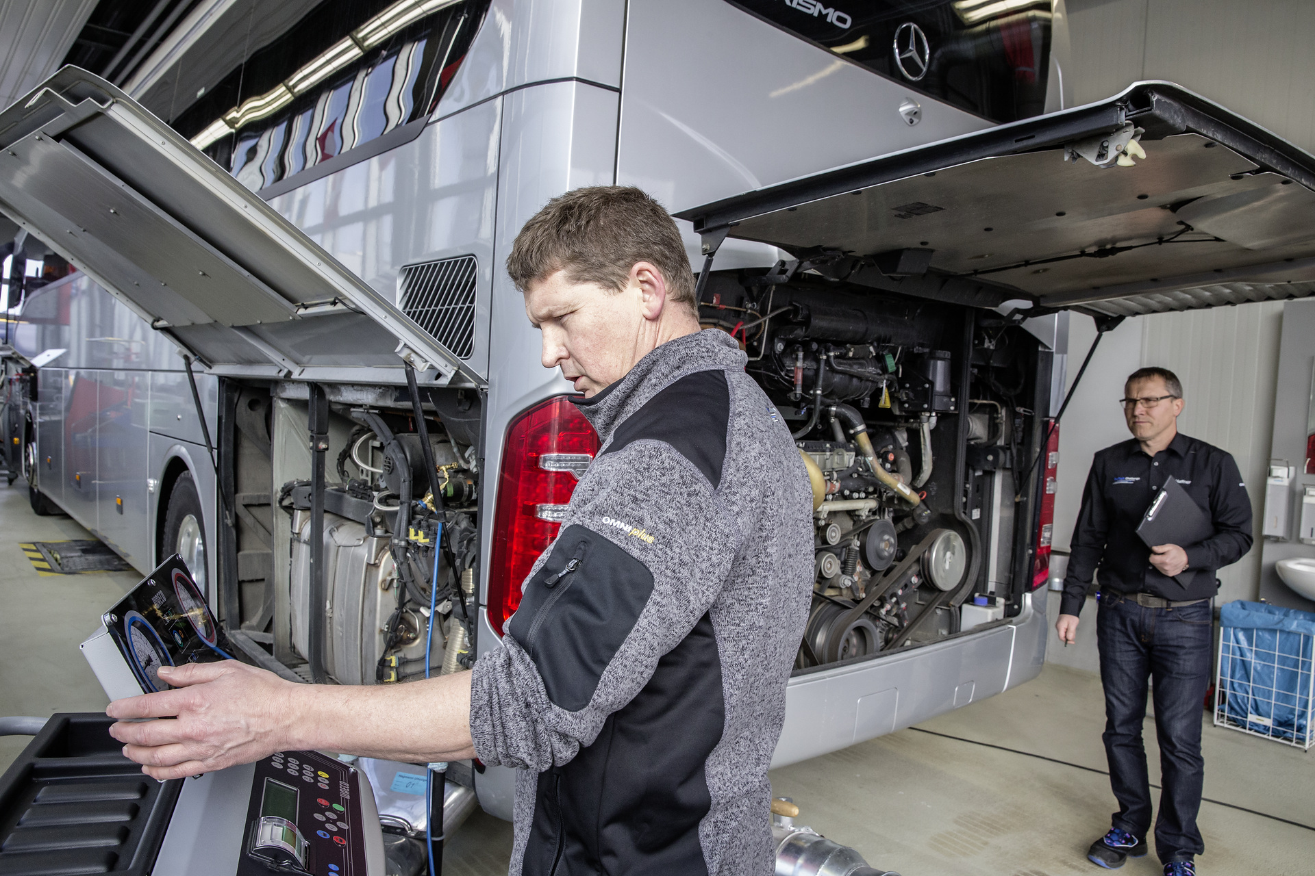 Teilnehmer bei der BusTech Challenge 2019 BusTech Challenge 2019: Belgien gewinnt Wettbewerb für Busmechaniker