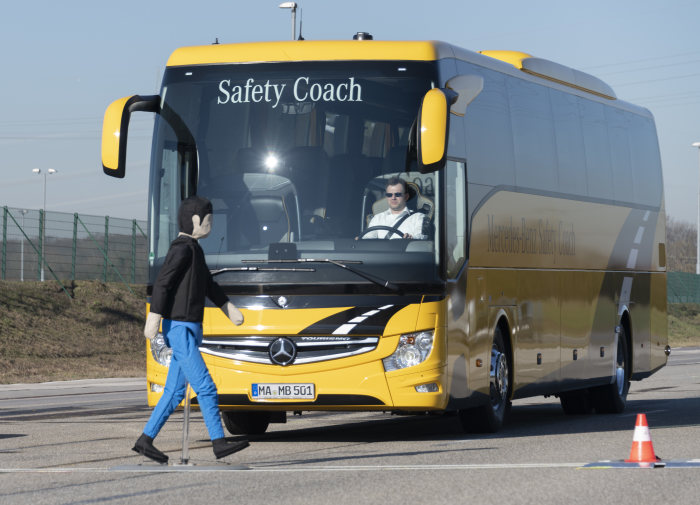 Daimler Trucks – Presentation at the EVZ in Wörth, February 2019