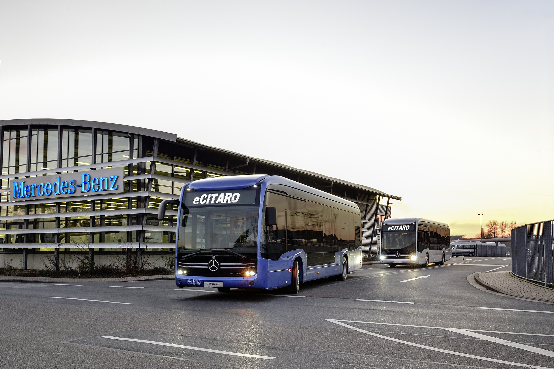 Aufbruch nach Europa. Die ersten Mercedes-Benz eCitaro für Europa machen sich auf den Weg. Absatzerfolg bei Daimler Buses im Jahr 2018 – Absatzplus auch für 2019 erwartet