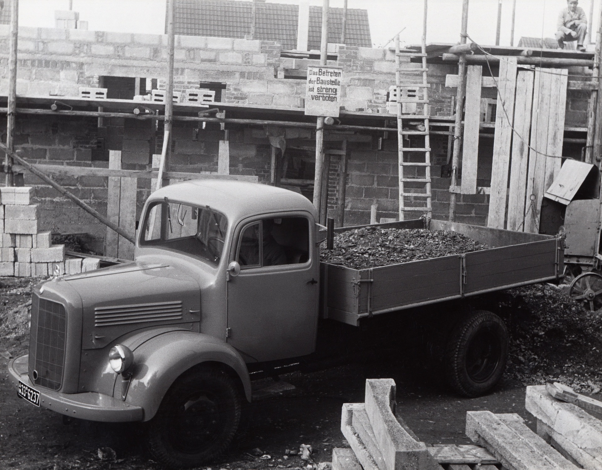 Mercedes-Benz Typ L 3250 Kipper, September 1949. Mercedes-Benz L 3250 dump truck, September 1949. Retro Classics 2019