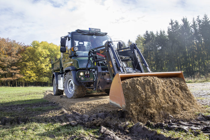 Mercedes-Benz auf der Freilandmesse Demopark: Das ganze Jahr im Einsatz: Unimog-Geräteträger für Kommune, Landwirtschaft und Lohnunternehmer