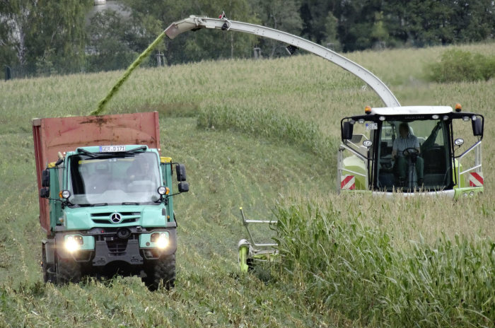 Mercedes-Benz auf der Freilandmesse Demopark: Das ganze Jahr im Einsatz: Unimog-Geräteträger für Kommune, Landwirtschaft und Lohnunternehmer