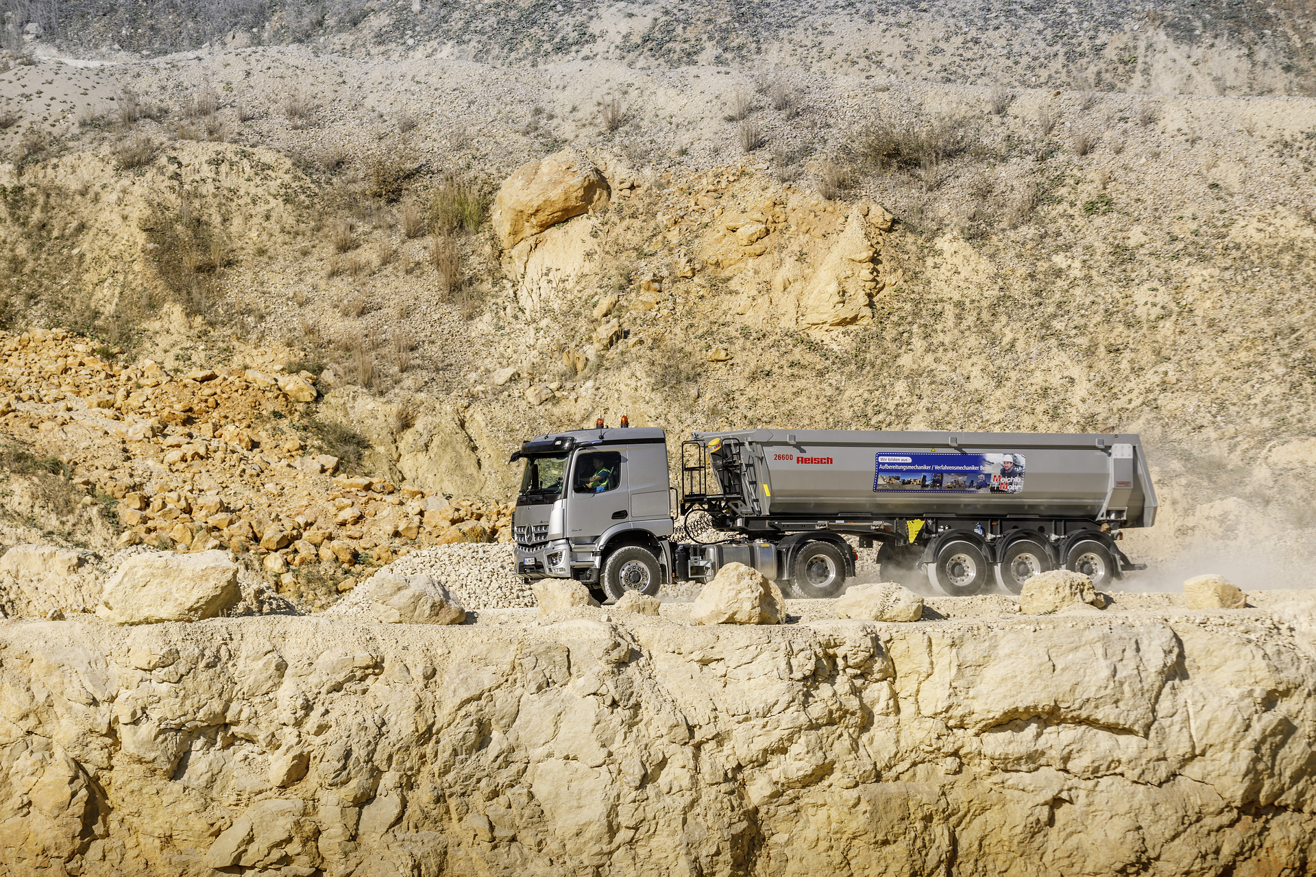 Der neue Mercedes-Benz Arocs auf der Bauma 2019: Erste Kundenstimmen zum neuen Mercedes-Benz Arocs - sicherer, vernetzter und effizienter auf dem Bau