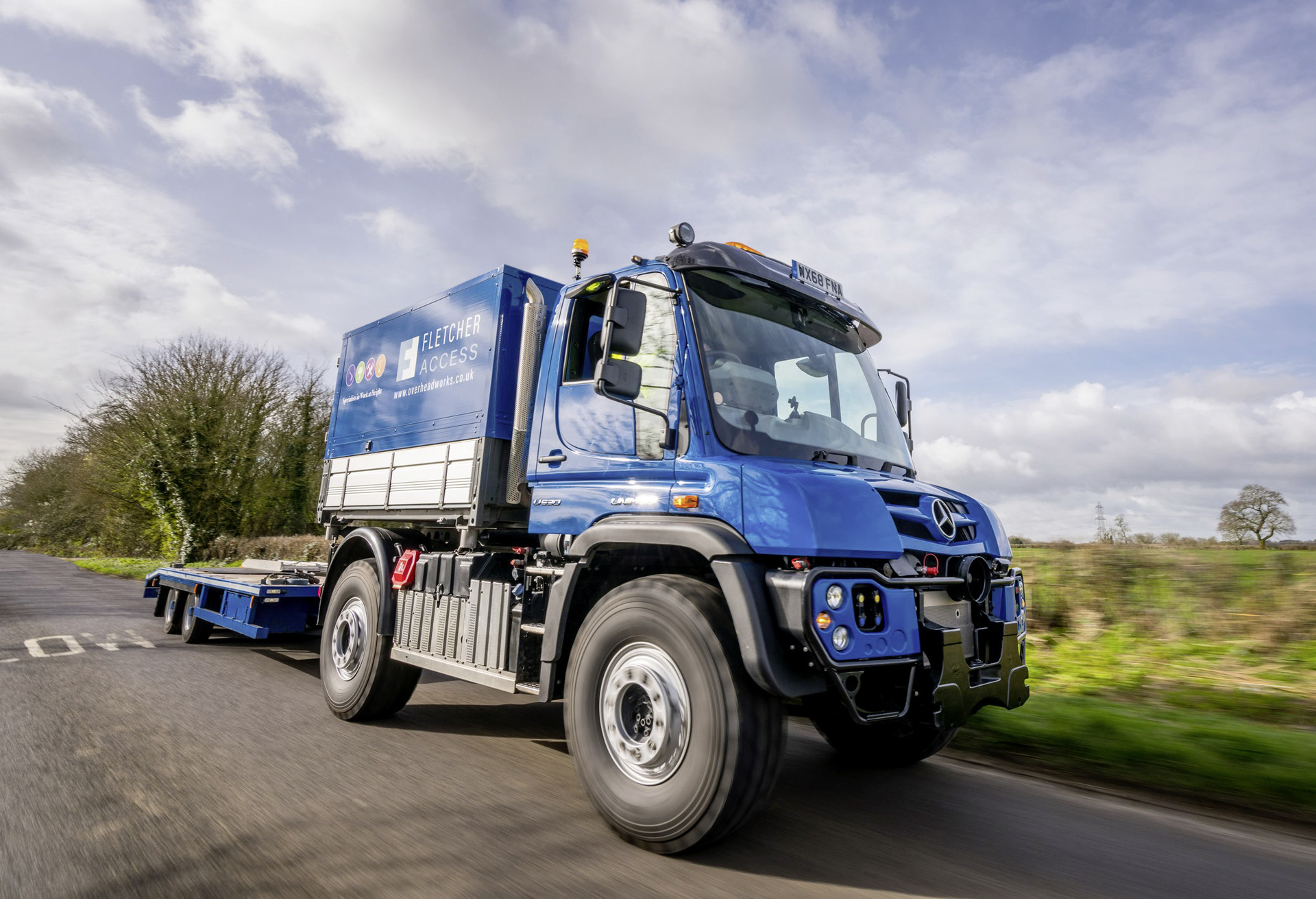 Unimog-Geräteträger – stark und flexibel auch in Großbritannien: Aus drei mach eins: Unimog U 530 senkt Unternehmenskosten